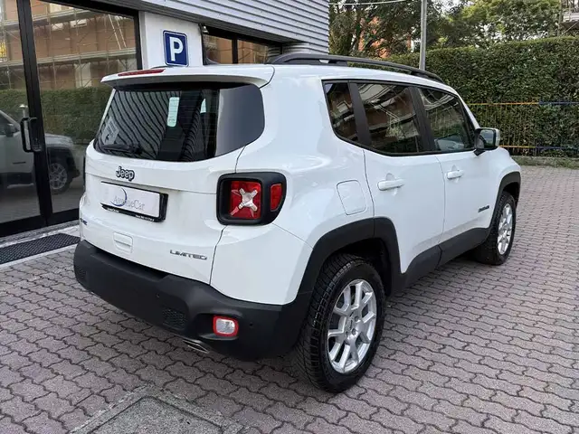Jeep Renegade view 5
