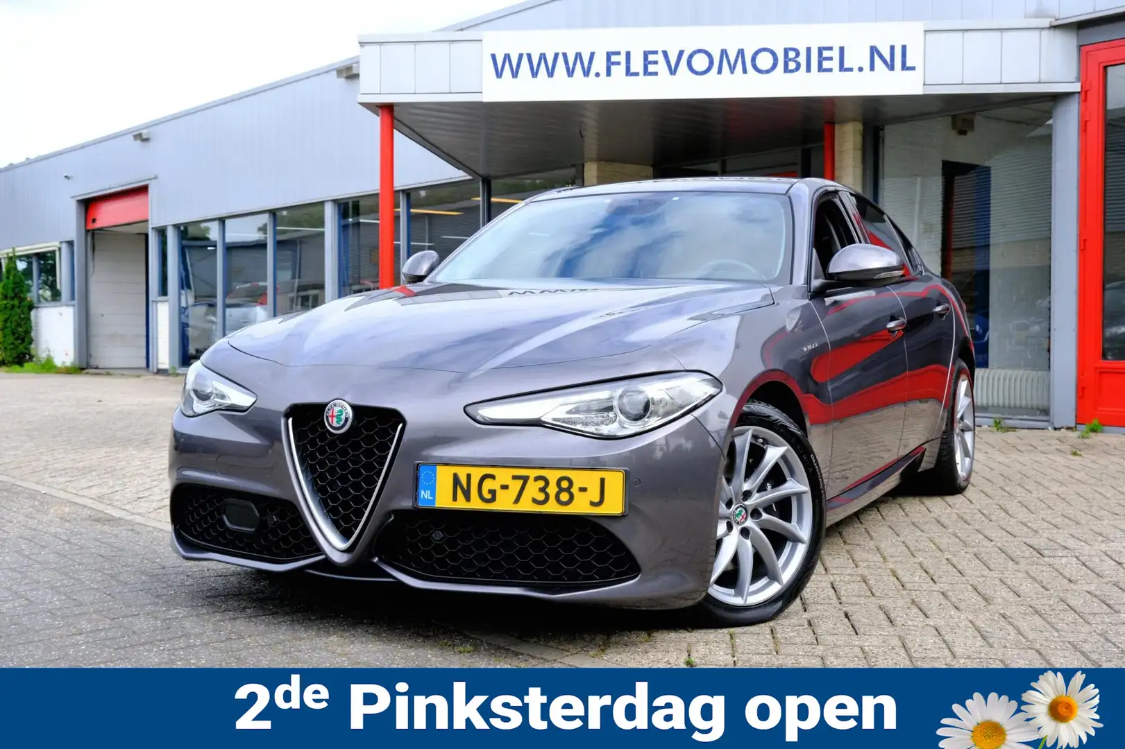 Alfa Romeo Giulia 2.2 AWD 210pk Veloce Aut. Pano|Leder|Navi|Cam Gris - 1