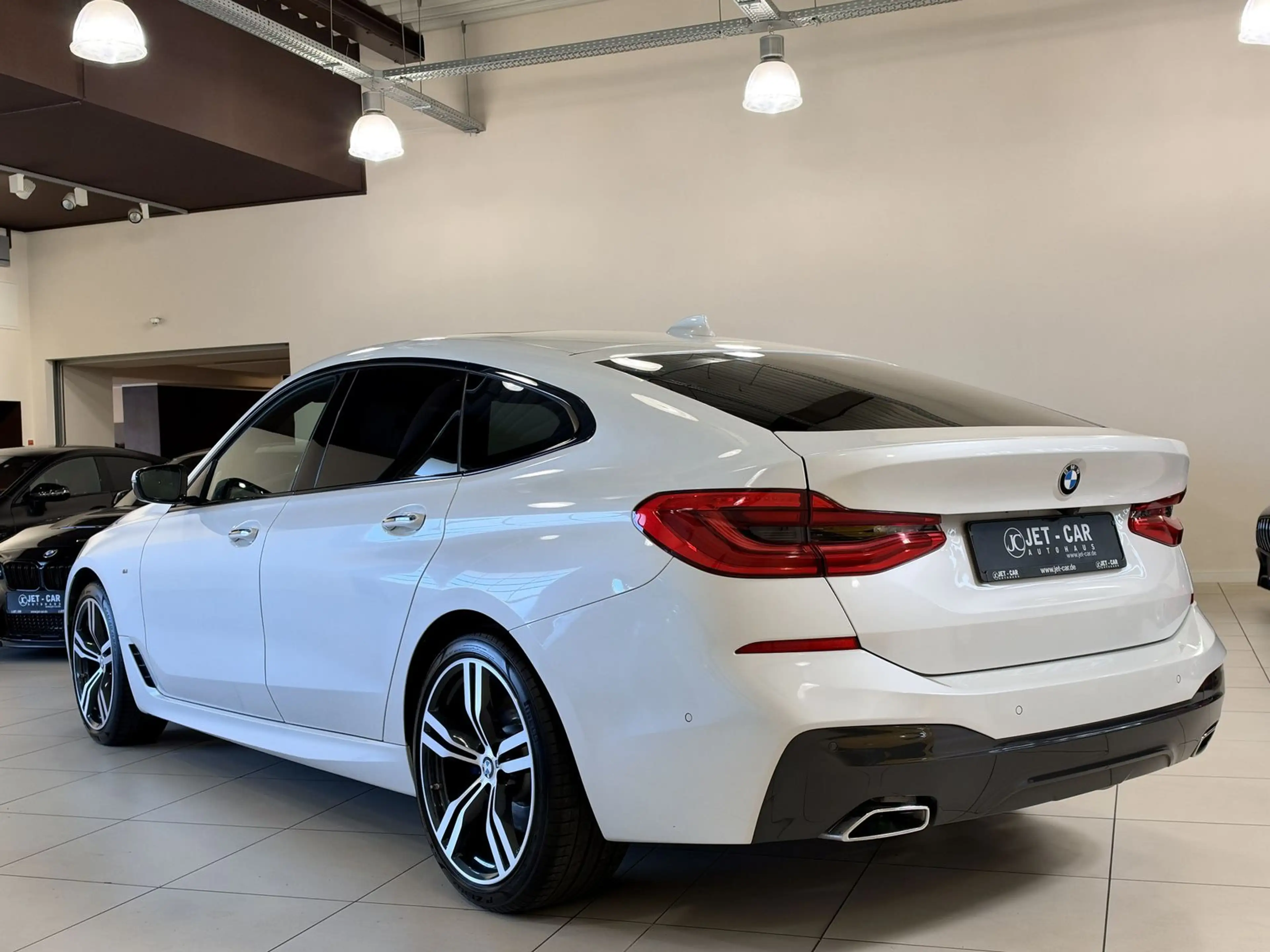 BMW 630 d xD M Sport Pano-B&W-360°-20" — photo 6