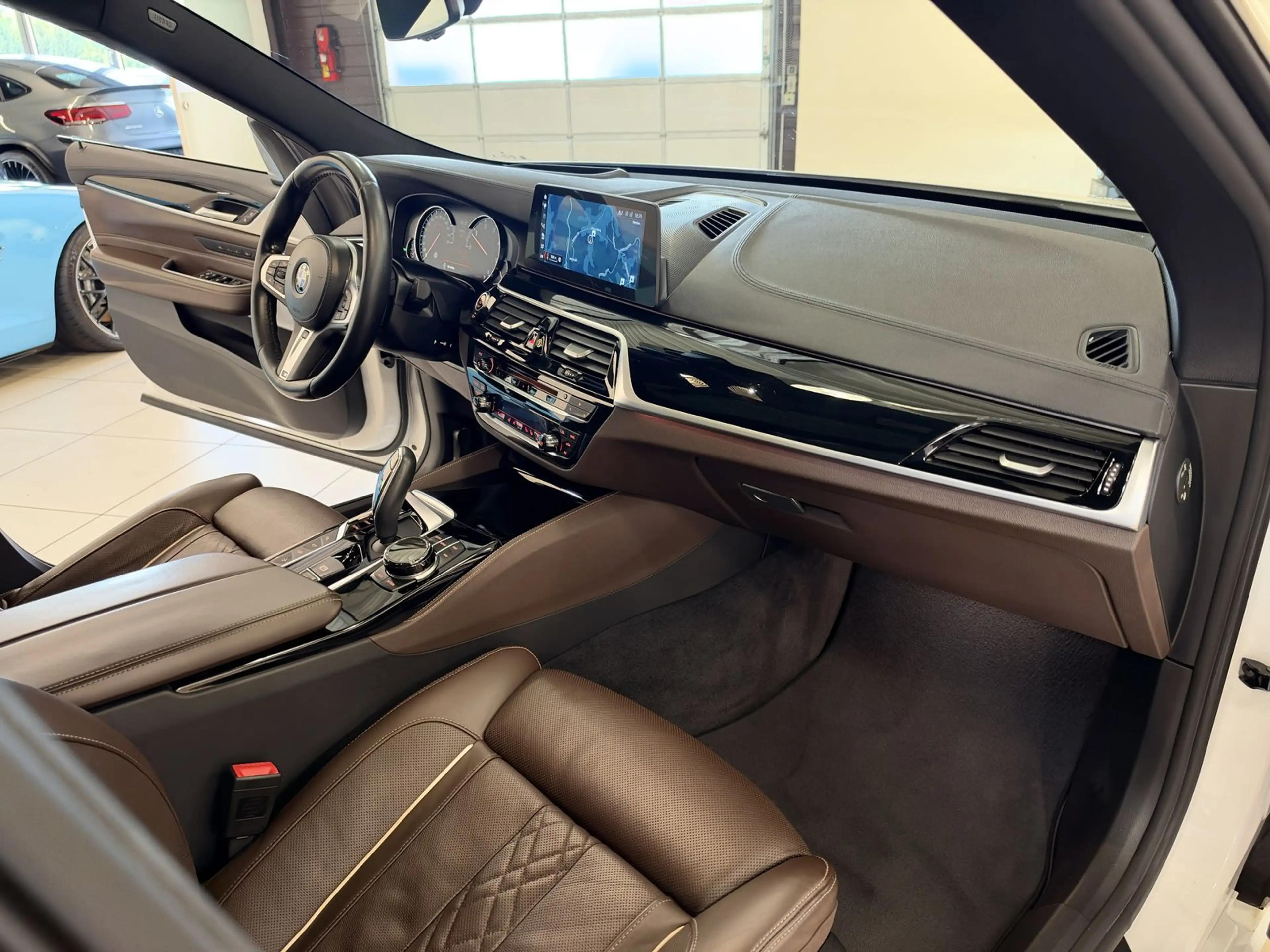 BMW 630 d xD M Sport Pano-B&W-360°-20" — photo 10