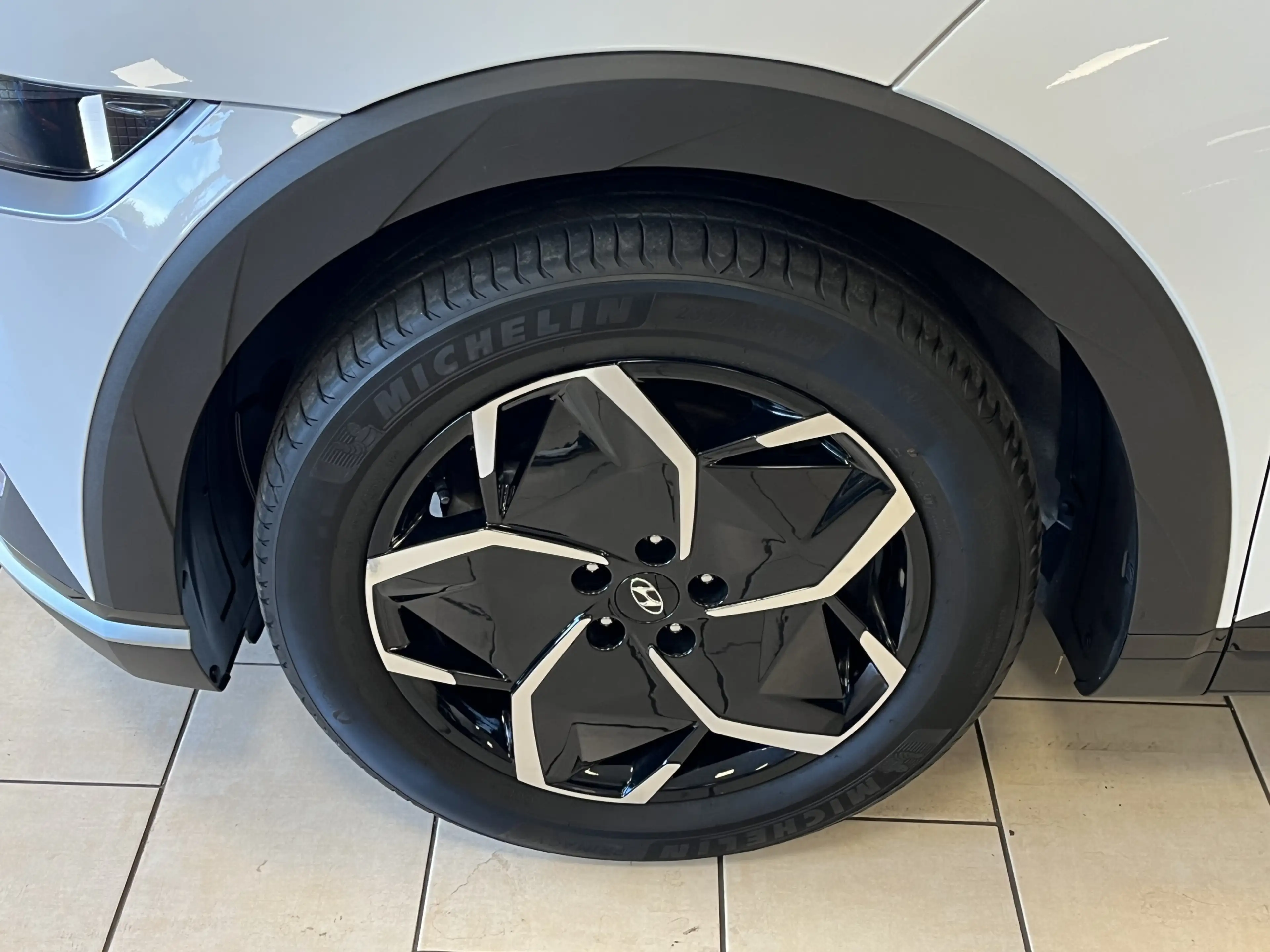 Hyundai IONIQ 5 Pixel-Design*LED*ACC*Navi*SHZ*R-Cam*1H* — photo 14