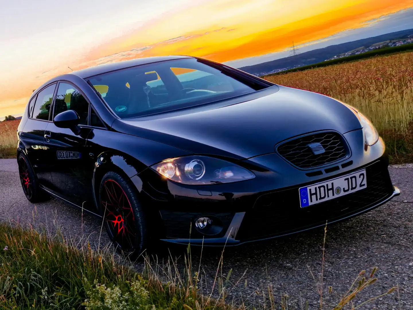SEAT Leon Leon 2.0 T FSI Cupra R Schwarz - 1