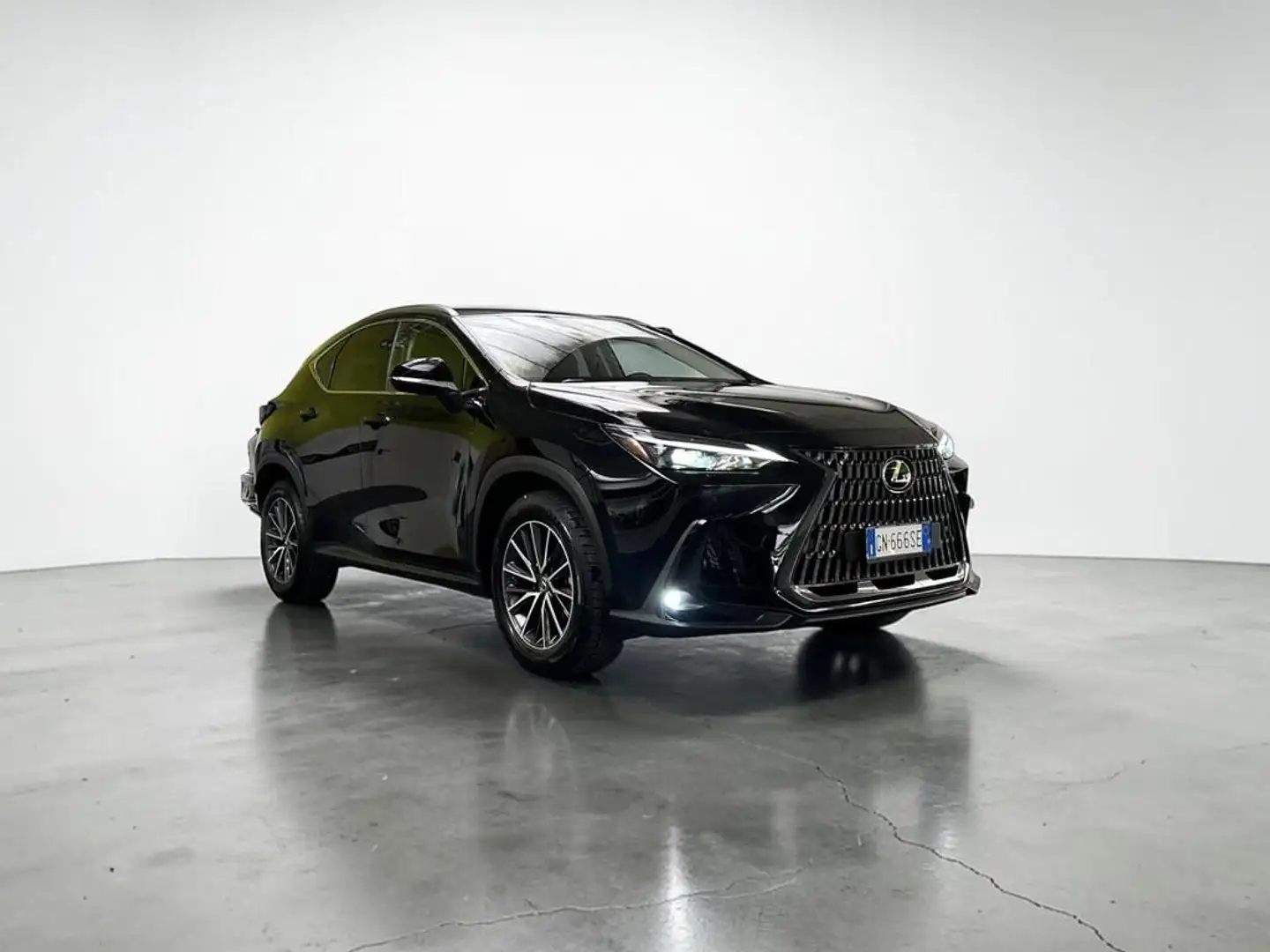 Lexus NX 350h 2.5 hybrid Premium 4wd e-cvt Negro - 1