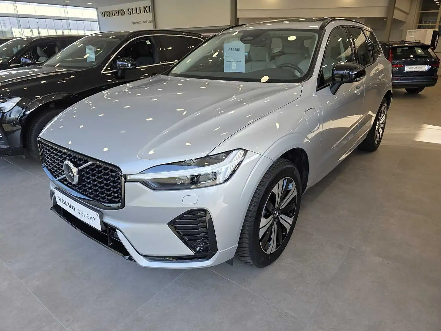 Volvo XC60 Recharge Plus, T6 AWD Plug-in hybrid, Elektrisch/b Argent - 1