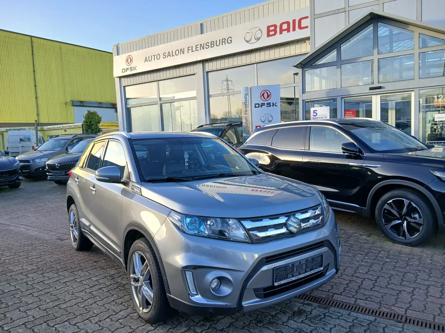 Suzuki Vitara 1.6 Comfort 4x4*Kamera*Teilleder*AHK*Panorama Grau - 1
