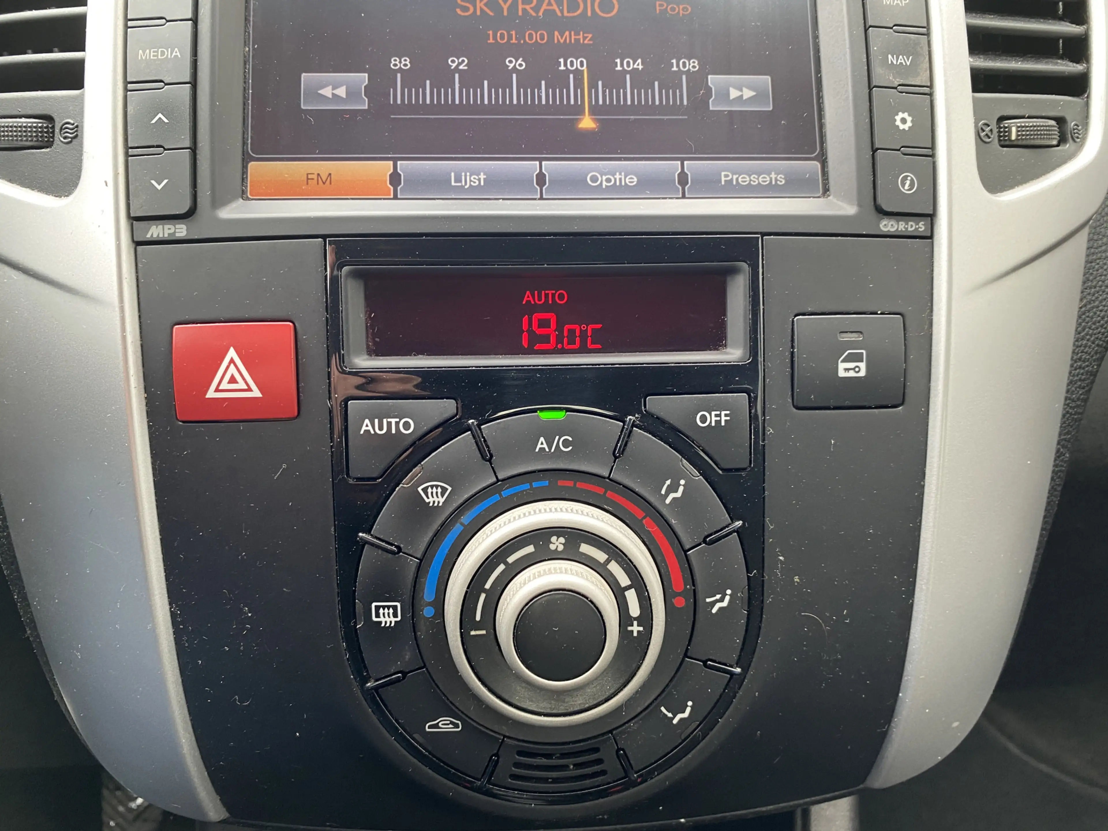 Kia Venga 1.4 CVVT ExecutiveLine 149Dkm.NAP, 1e Eignr, Clima — photo 12