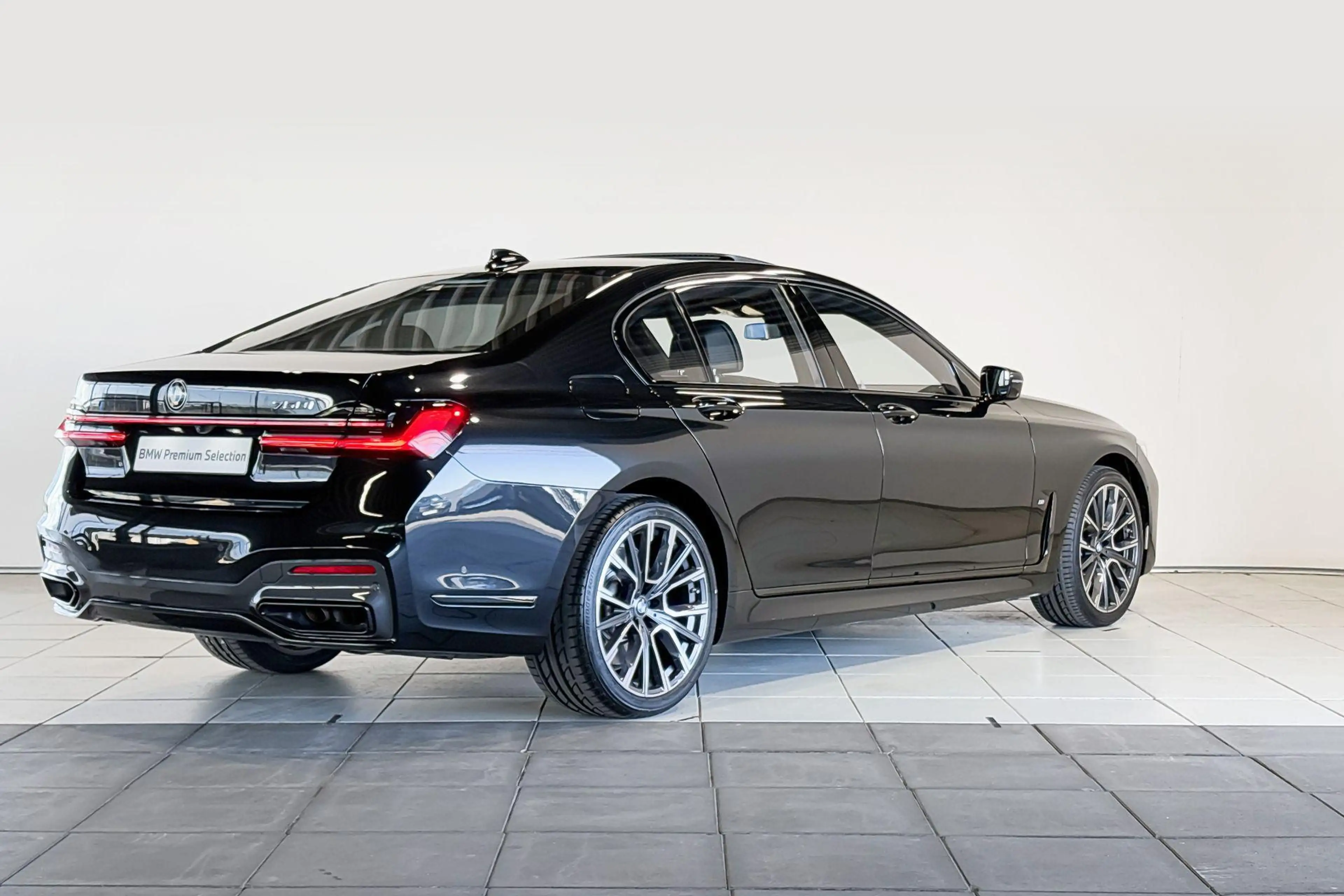BMW 750 7 Serie Sedan 750i xDrive High Executive M Sportpa — photo 7