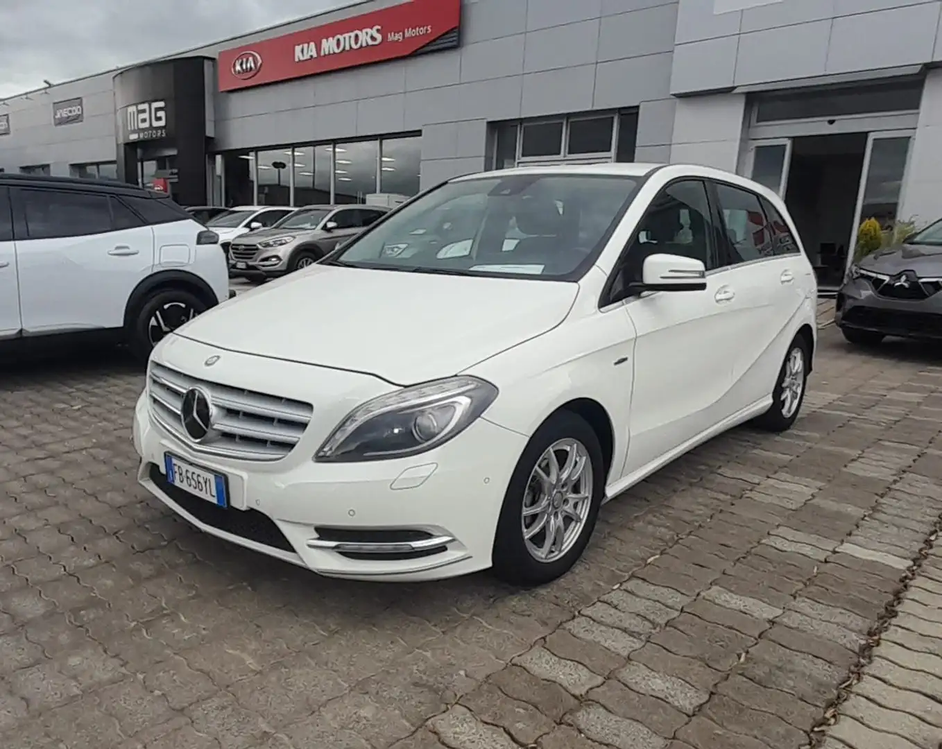 Mercedes-Benz B 200 d Executive Bianco - 2