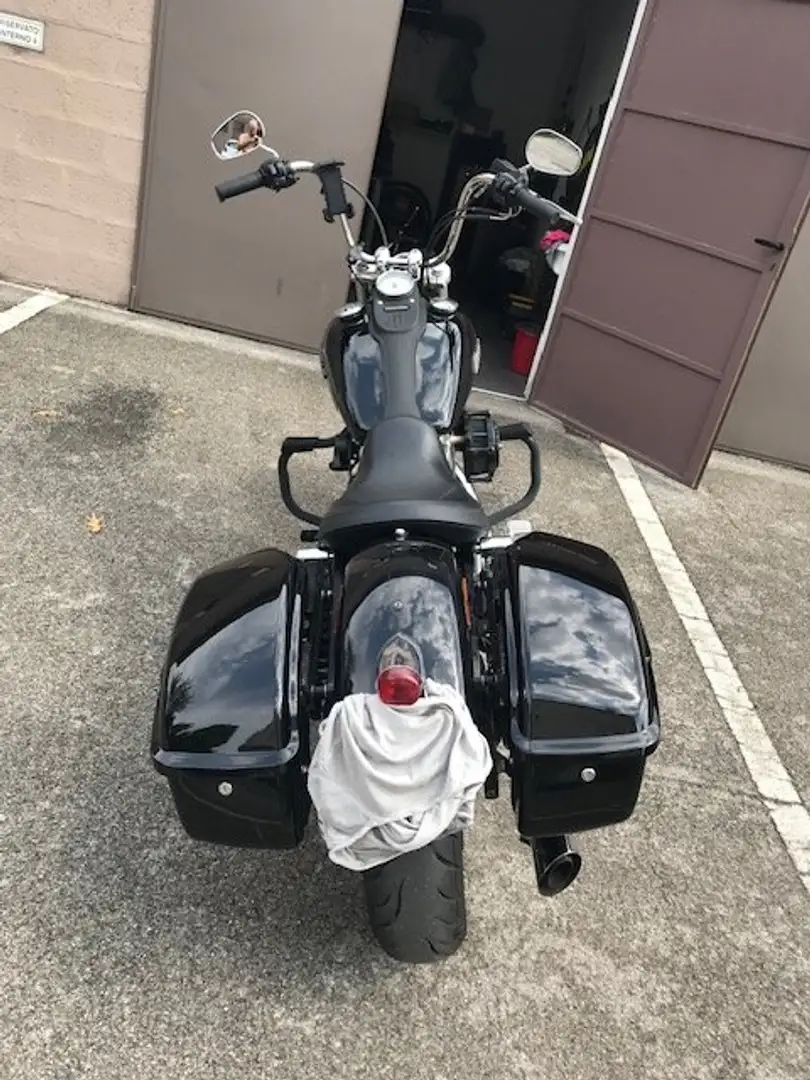 Harley-Davidson Dyna Street Bob Nero - 1