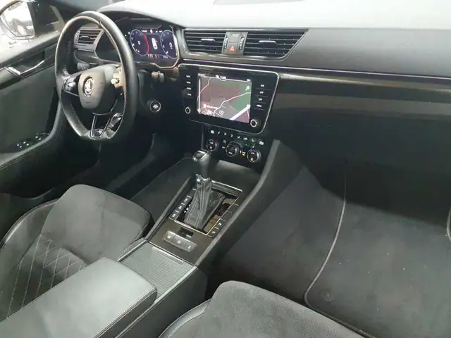 Skoda Superb Superb Combi 2.0 TDI DSG Sportline AHK ACC KAM