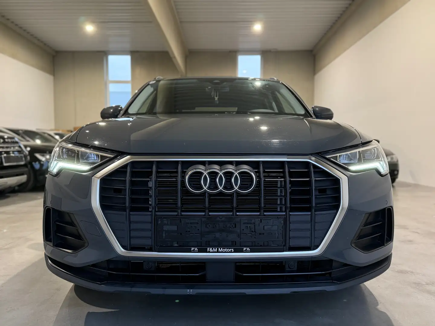 Audi Q3 35 TDI Quattro, Abstandstempomat,Rückfahrkamera Grau - 2