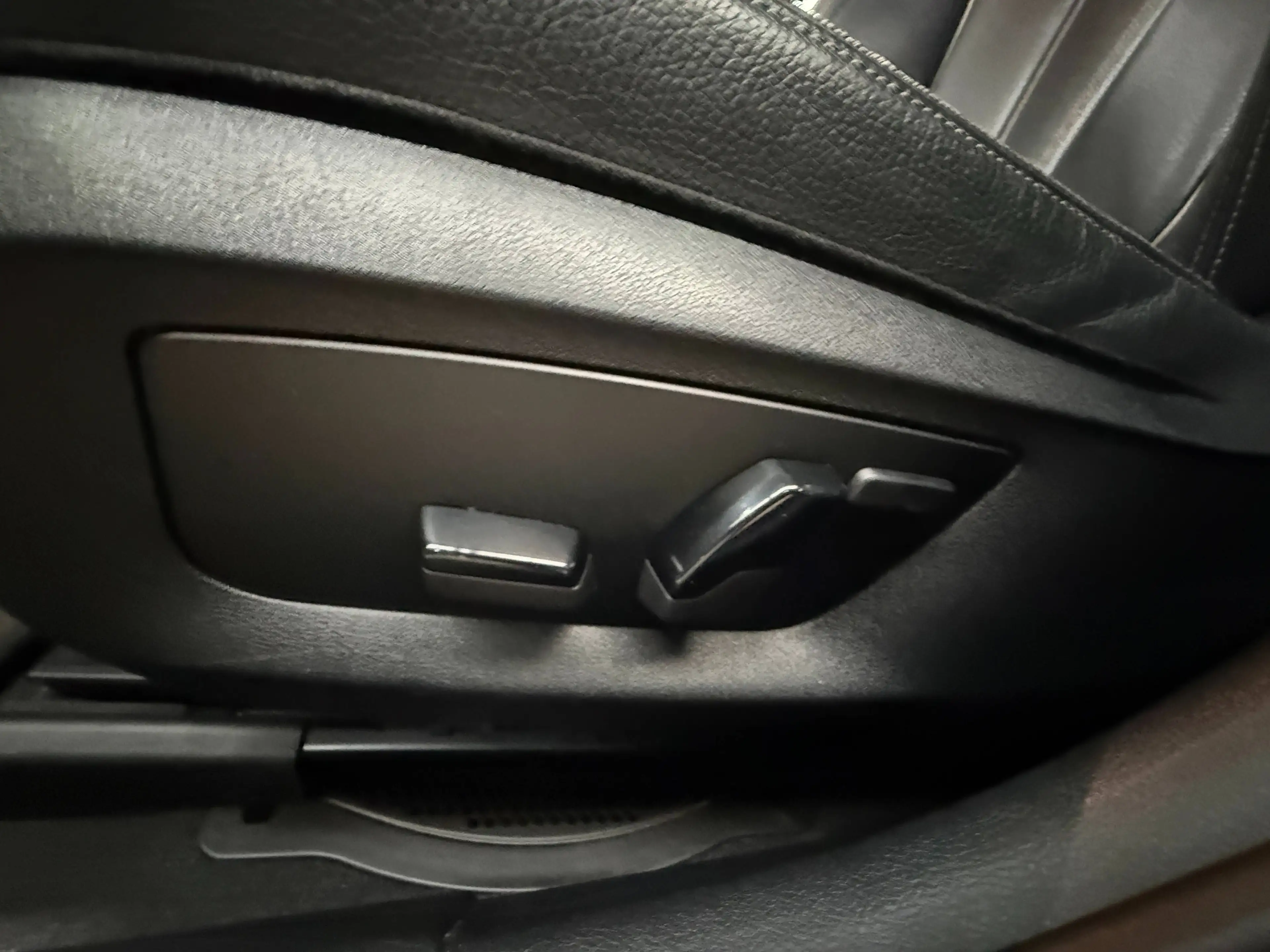 BMW 530 530eXAS PHEV — photo 15