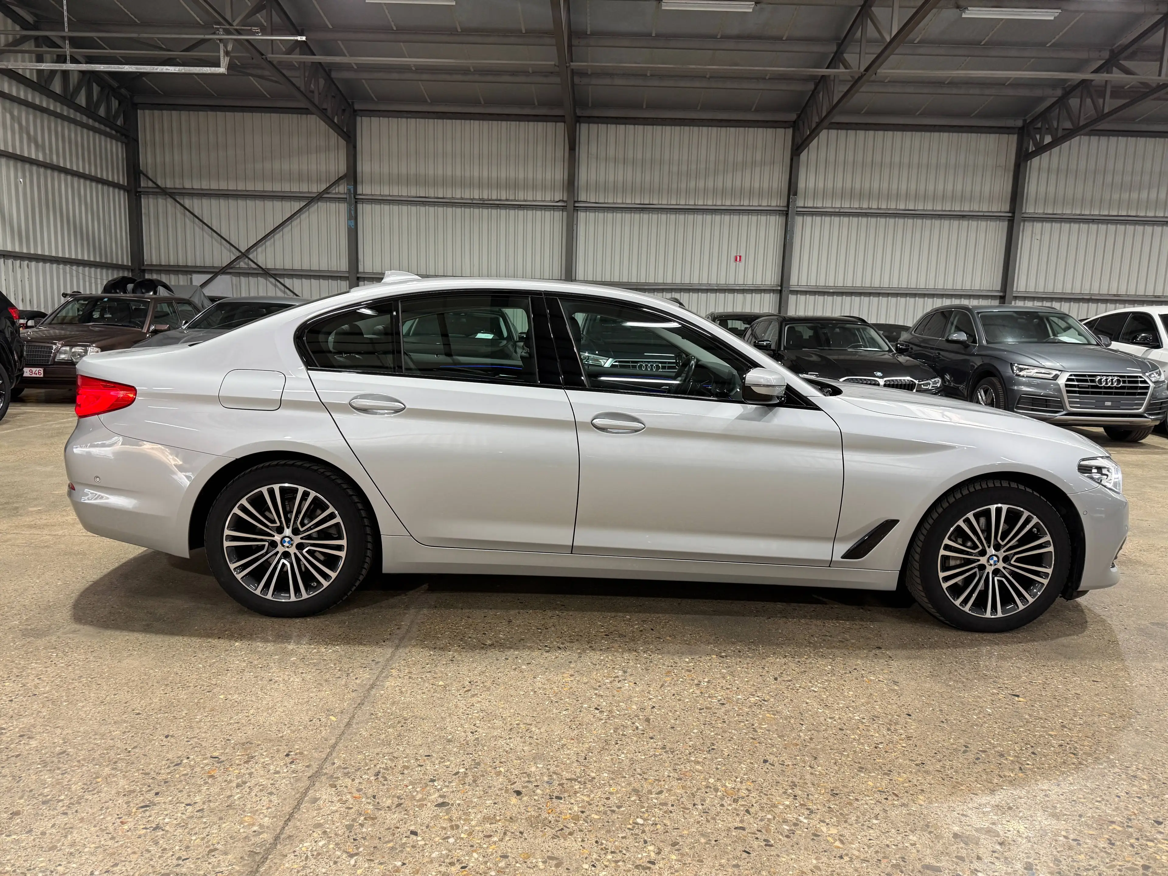 BMW 530 530eXAS PHEV — photo 8