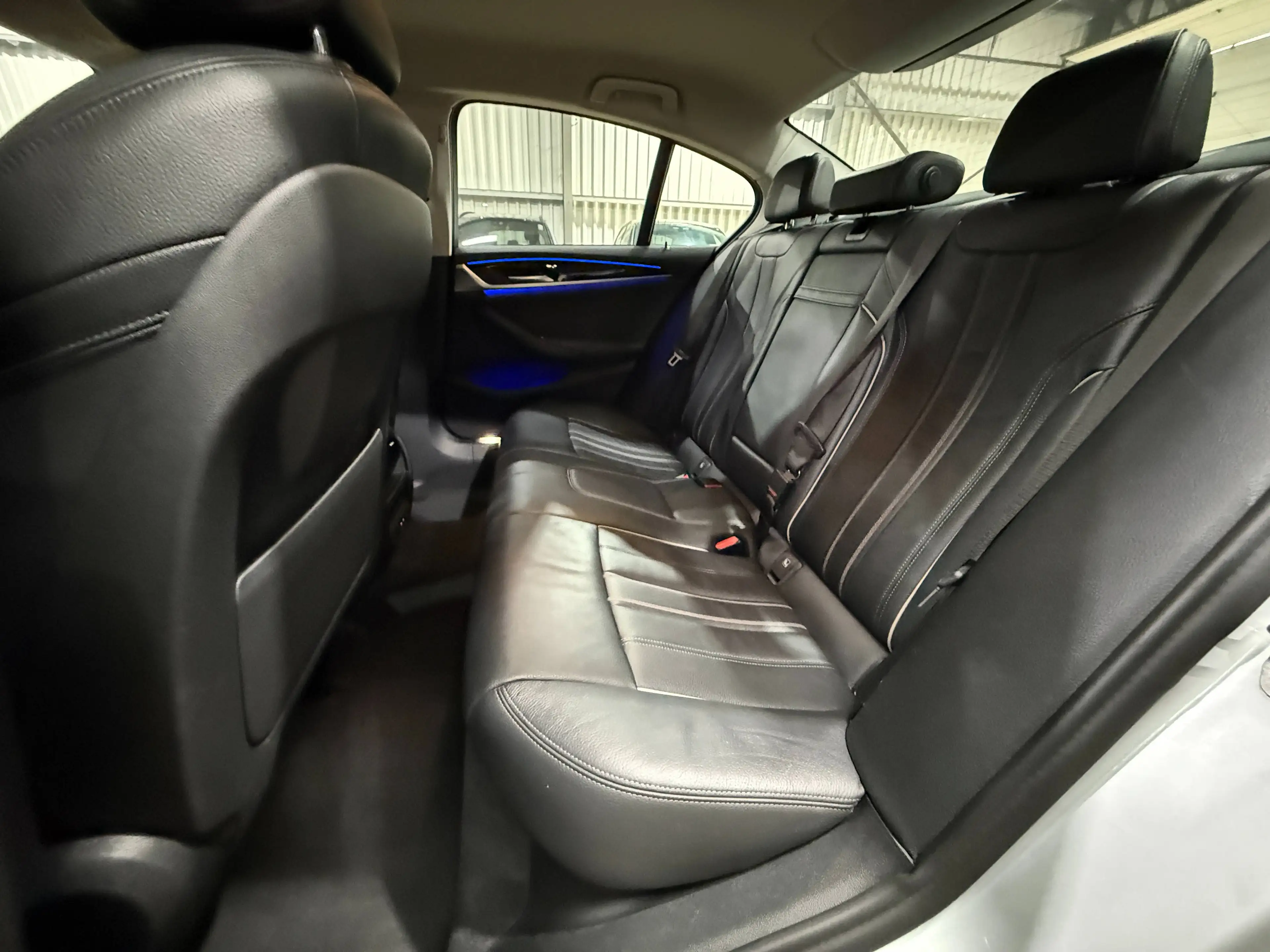 BMW 530 530eXAS PHEV — photo 11