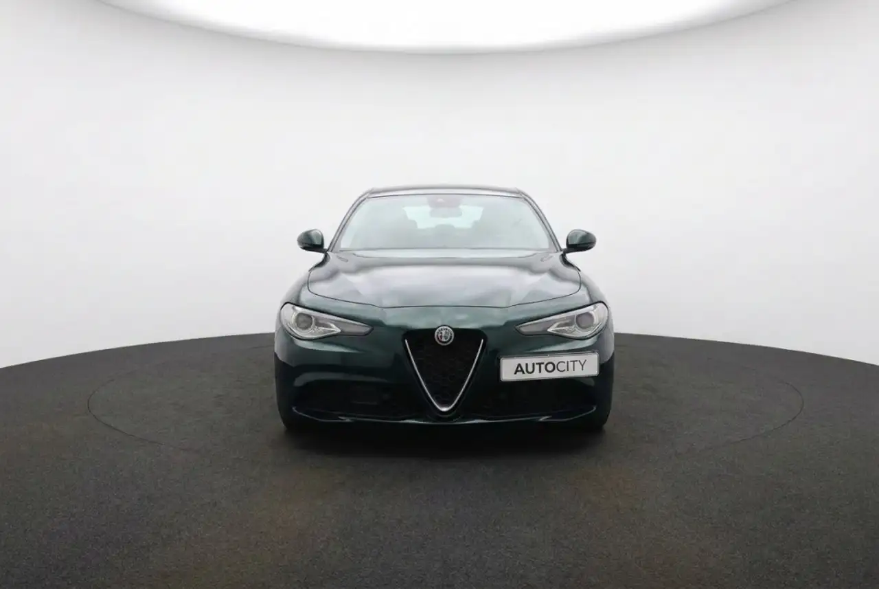 Alfa Romeo Giulia 2021 — фото 7