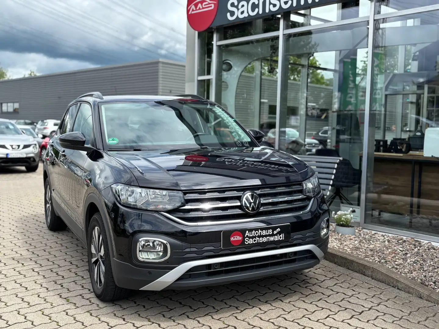 Volkswagen T-Cross 1.0 TSI DSG Move Schwarz - 1