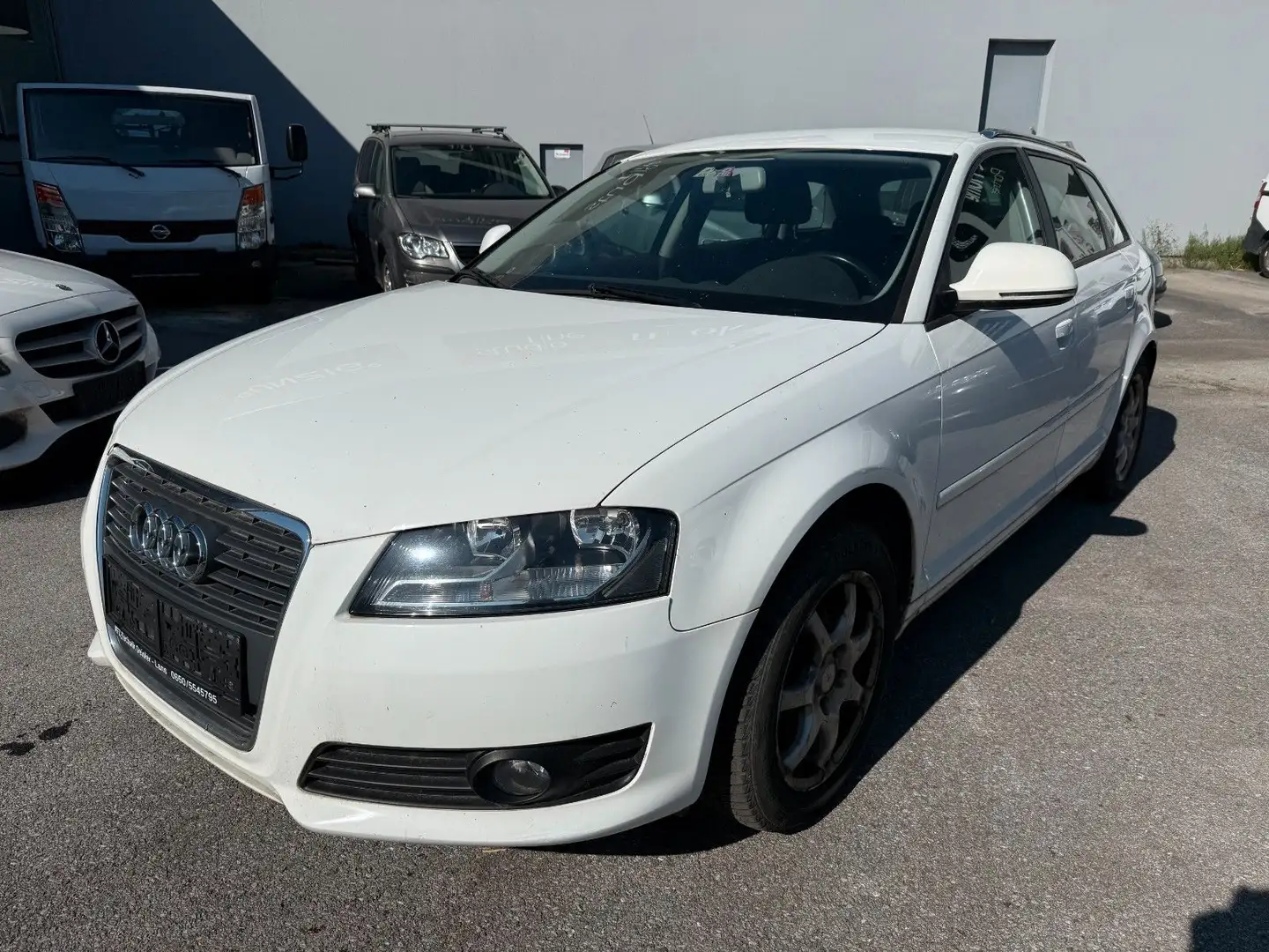 Audi A3 Sportback 1.6 Attraction Weiß - 1
