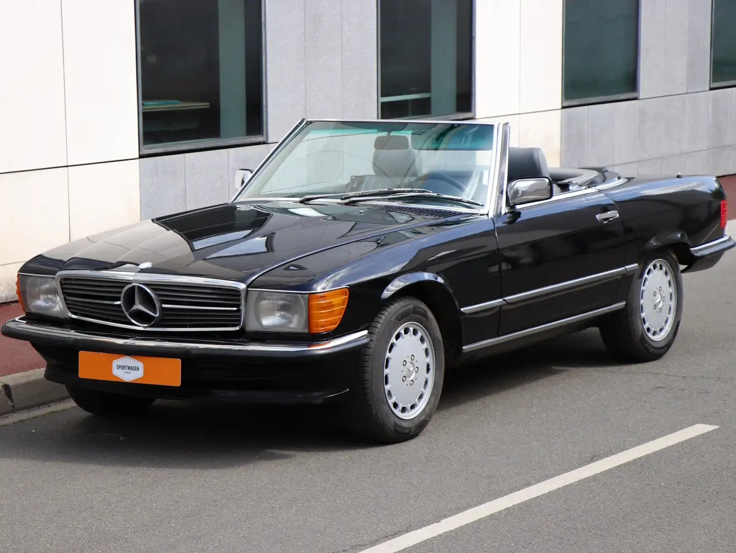Mercedes-Benz SL 560 Schwarz - 1