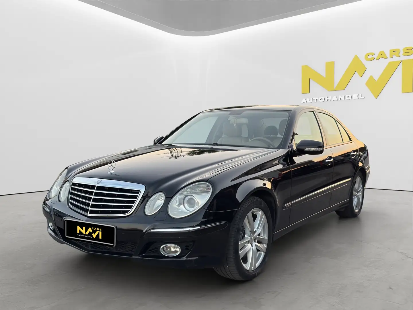 Mercedes-Benz E 320 E 320 CDI 4Matic (211.089) Schwarz - 1