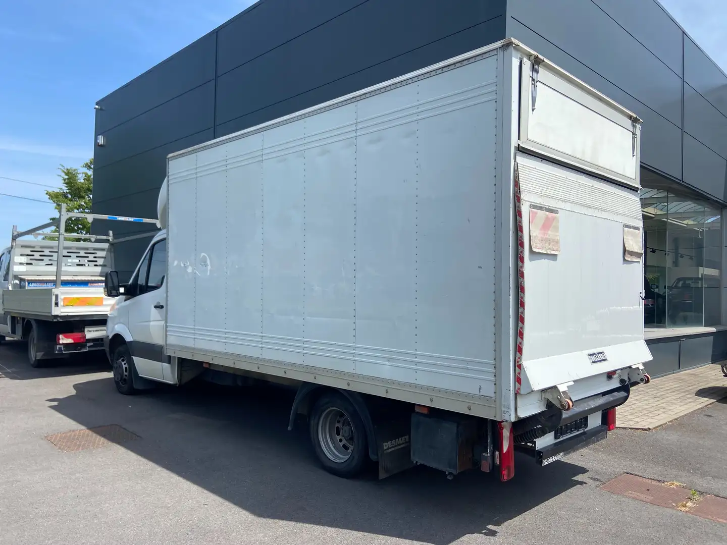 Mercedes-Benz Sprinter met meubelbak en laadbrug Wit - 2