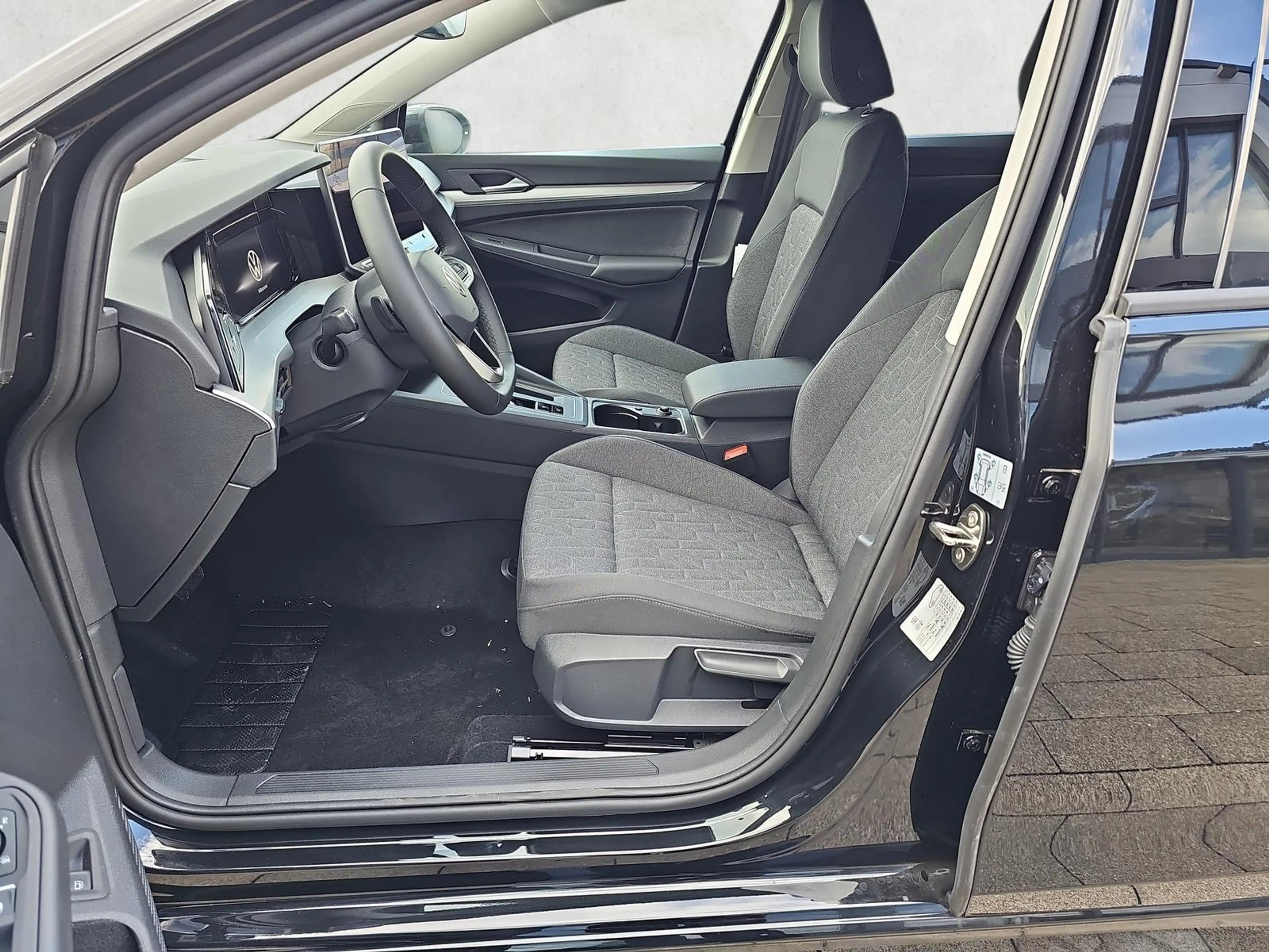 Volkswagen Golf 1.5 TSI eHybrid 150 kW Life Park&Comfort Pro Ka... — photo 9