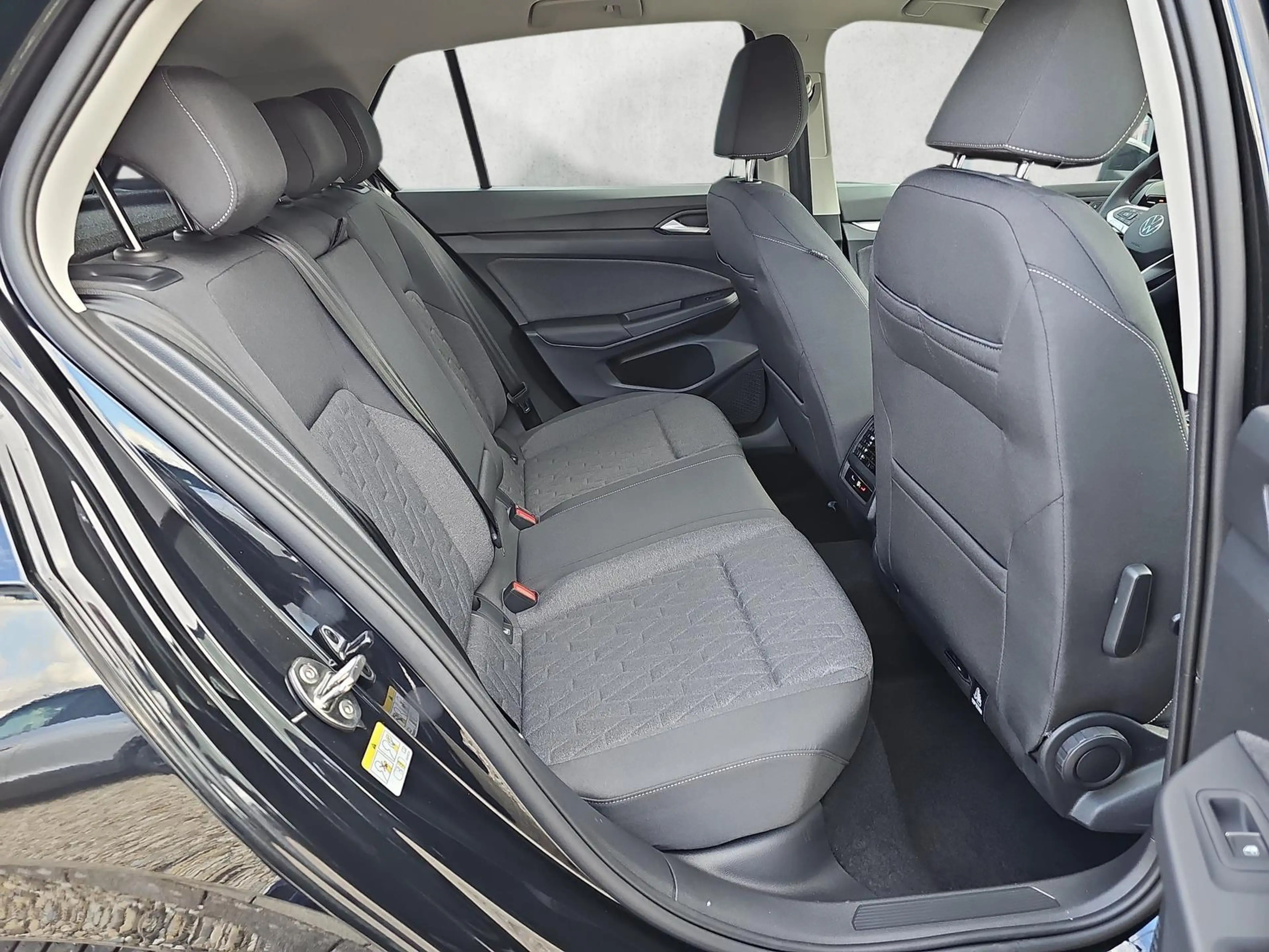 Volkswagen Golf 1.5 TSI eHybrid 150 kW Life Park&Comfort Pro Ka... — photo 13