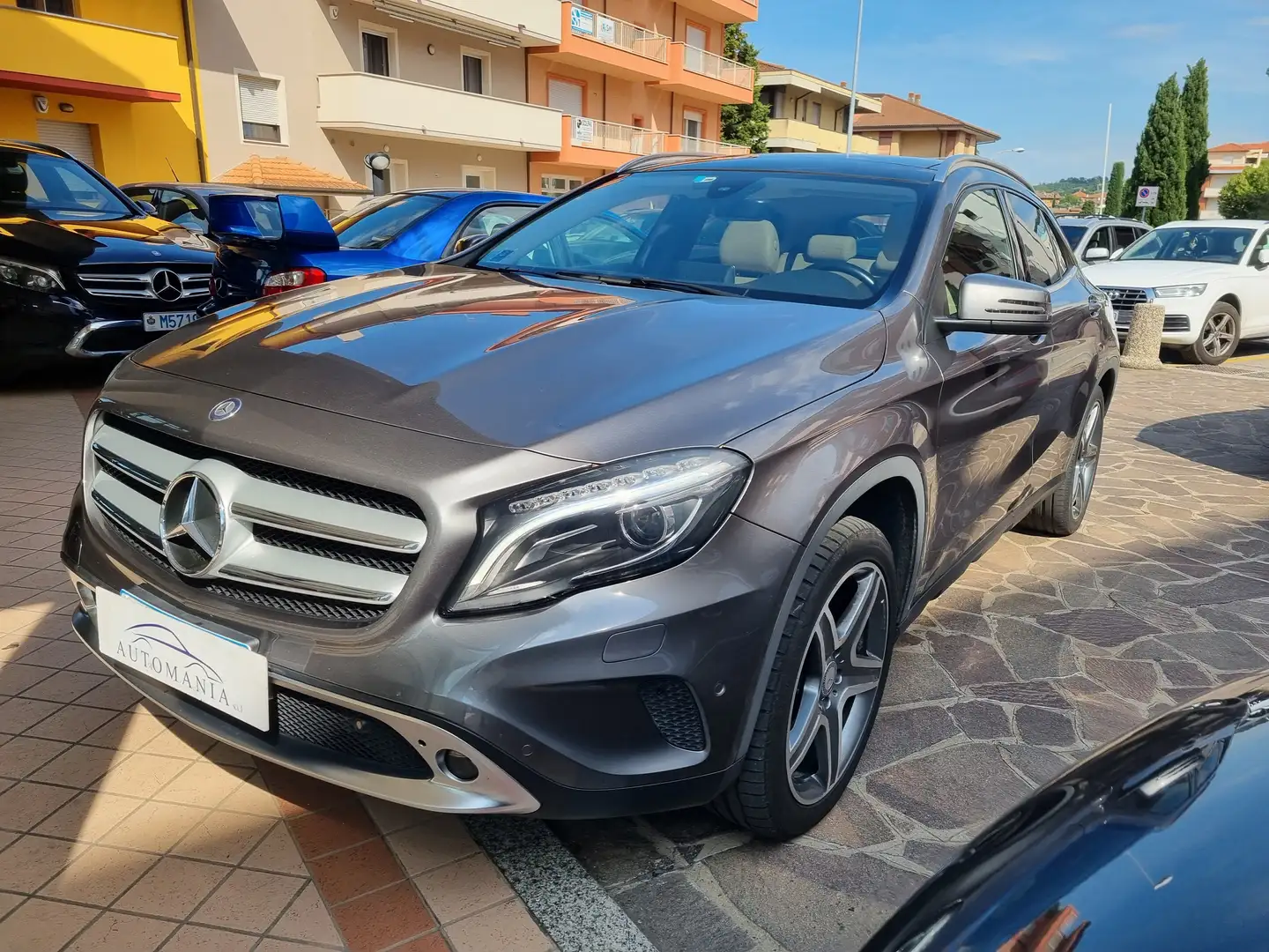 Mercedes-Benz GLA 220 d Enduro 4matic 177cv auto Gris - 1