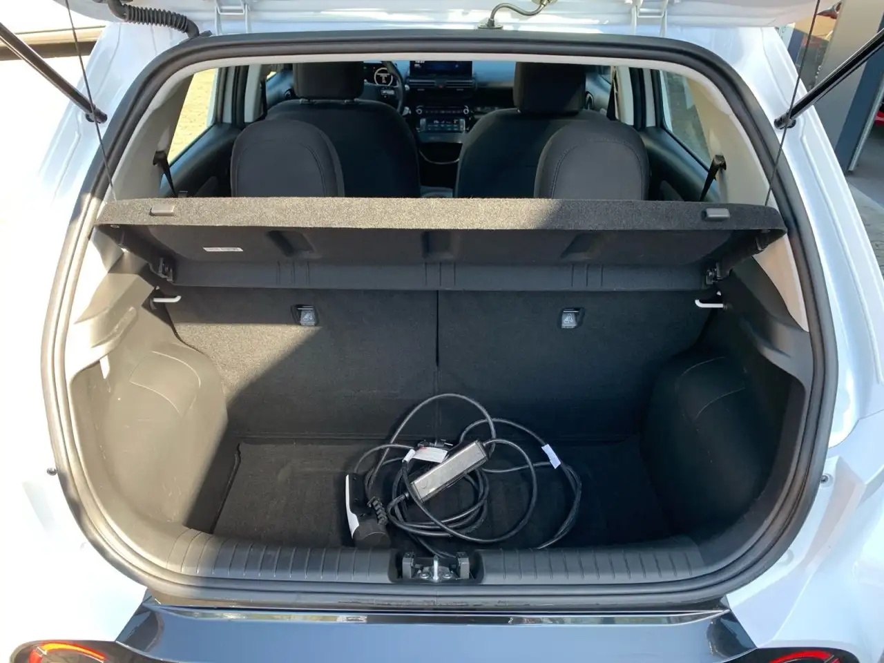 Hyundai Inster Select Elektro 49 kWh sofort verfügbar 12