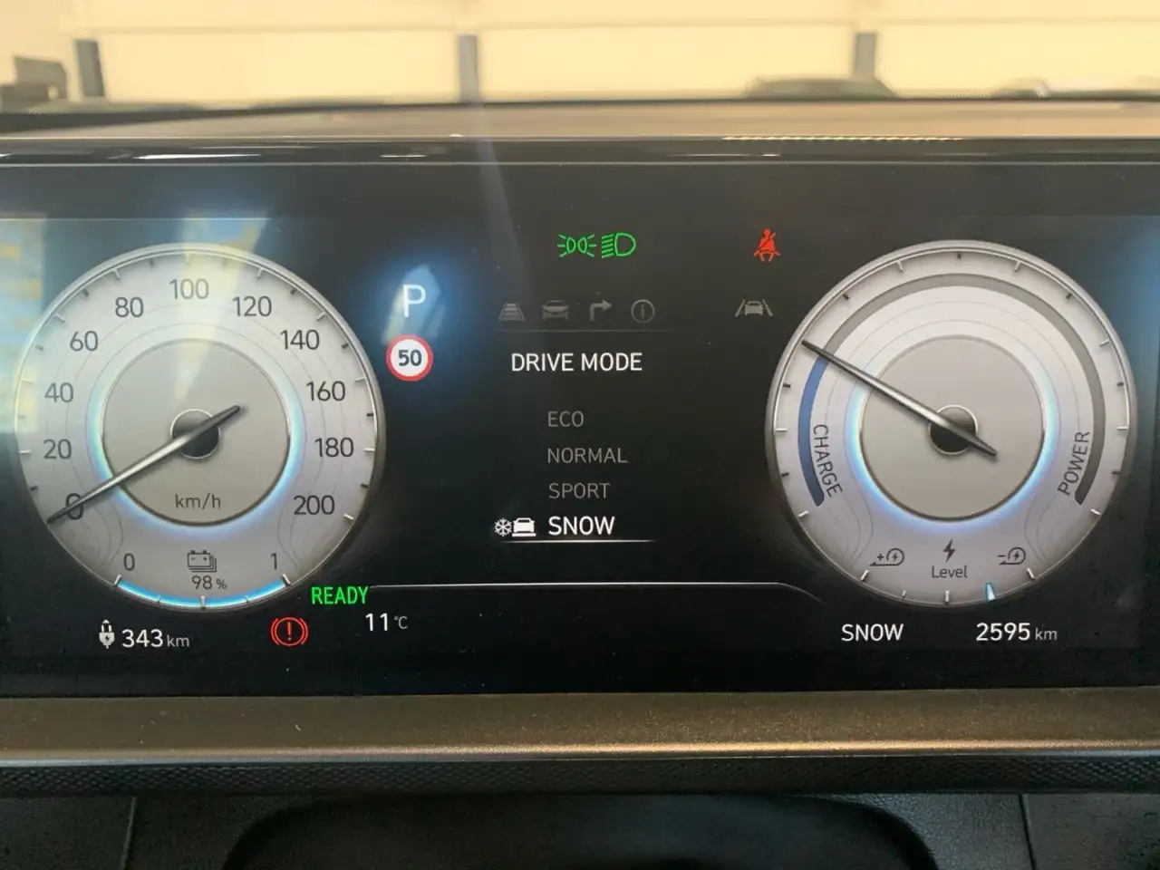 Hyundai Inster Select Elektro 49 kWh sofort verfügbar 11