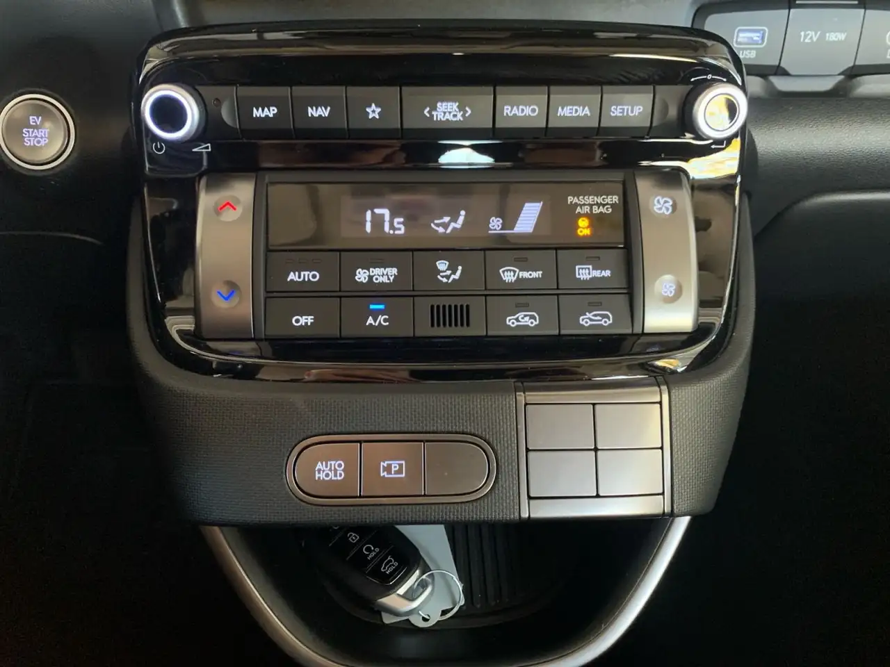 Hyundai Inster Select Elektro 49 kWh sofort verfügbar 30