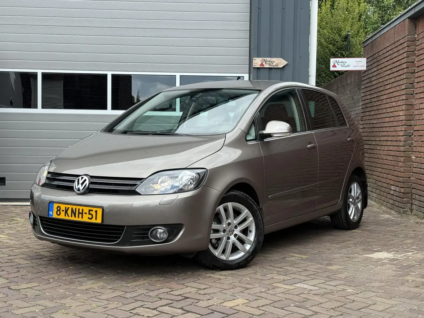 Volkswagen Golf Plus 1.4 TSI Highline Automaat / CRUISE / CLIMA Bruin - 1