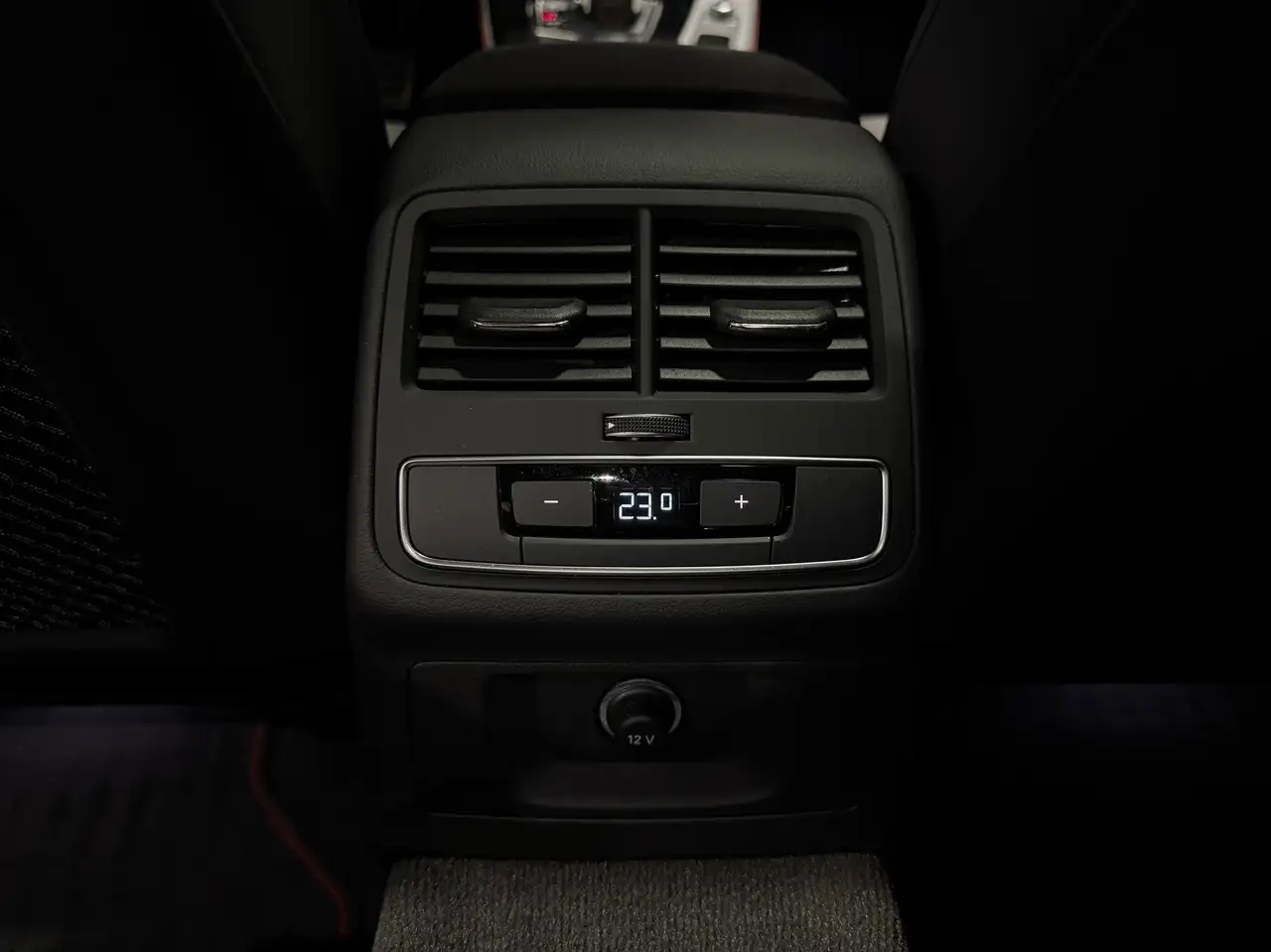 Audi A4 снимка Audi A4