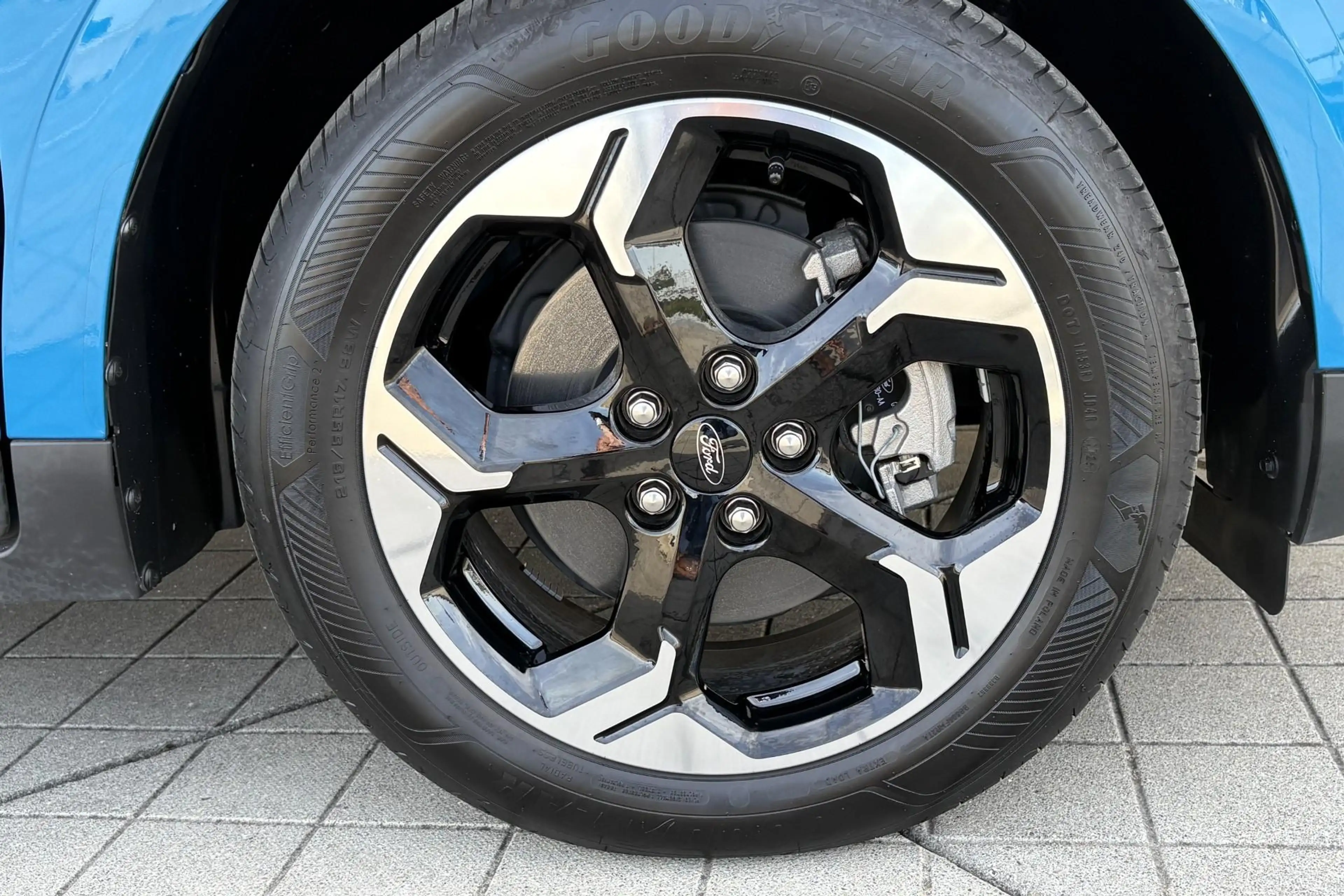 Ford Transit Courier E-Transit Limited 44 kWh — photo 5
