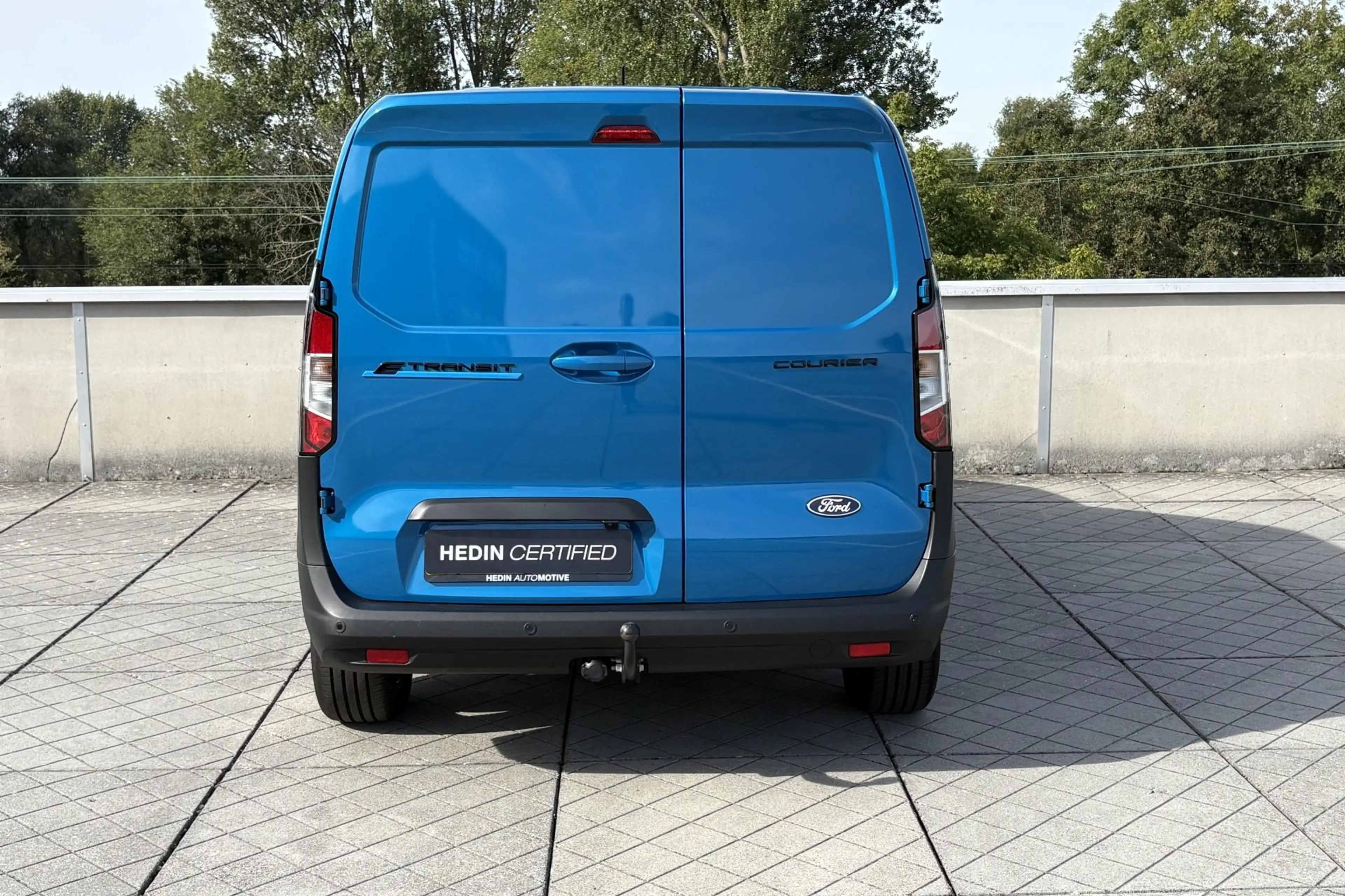 Ford Transit Courier E-Transit Limited 44 kWh — photo 8