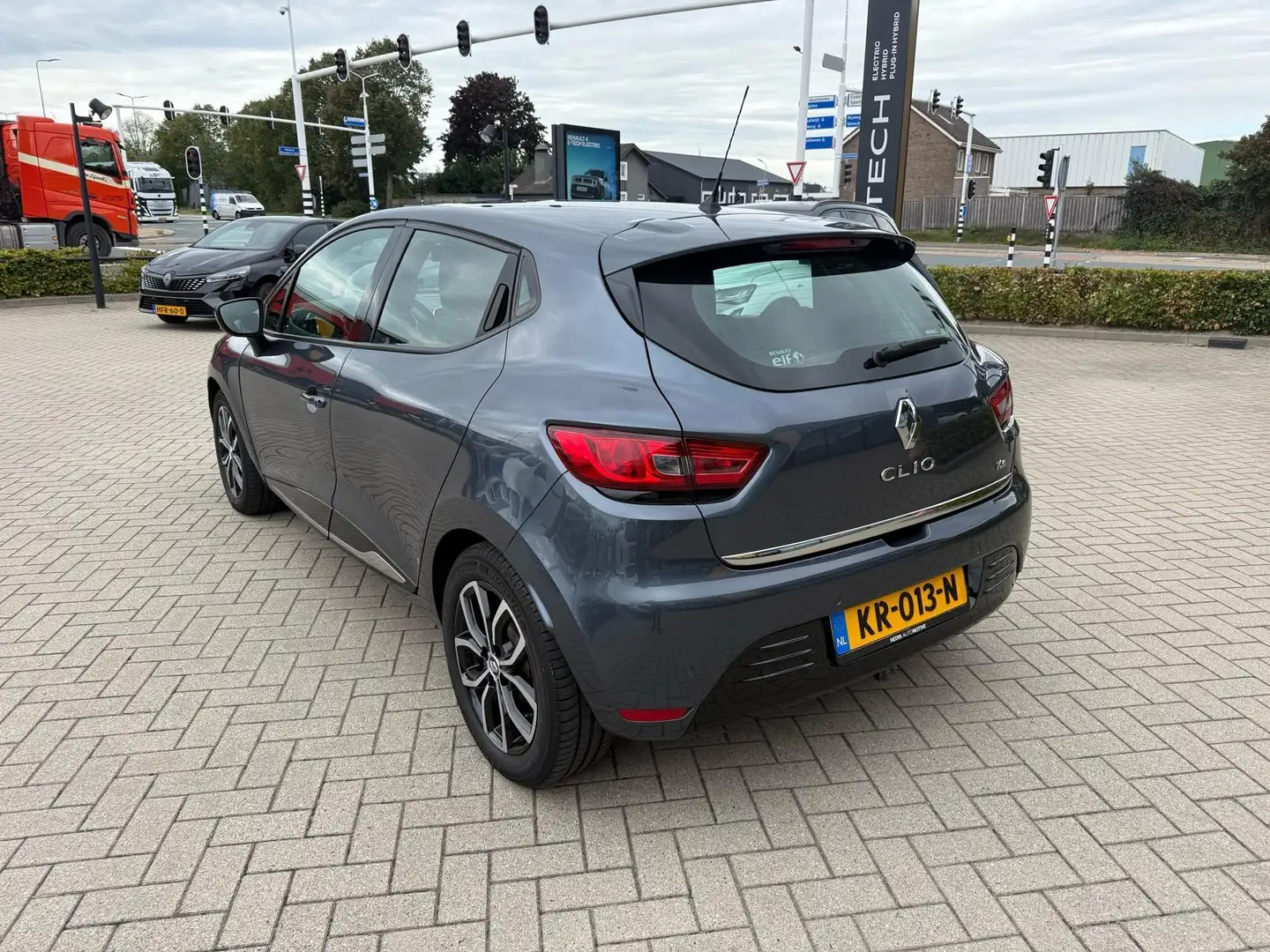 Renault Clio TCe 90 Zen | Climate control | Trekhaak Gris - 2
