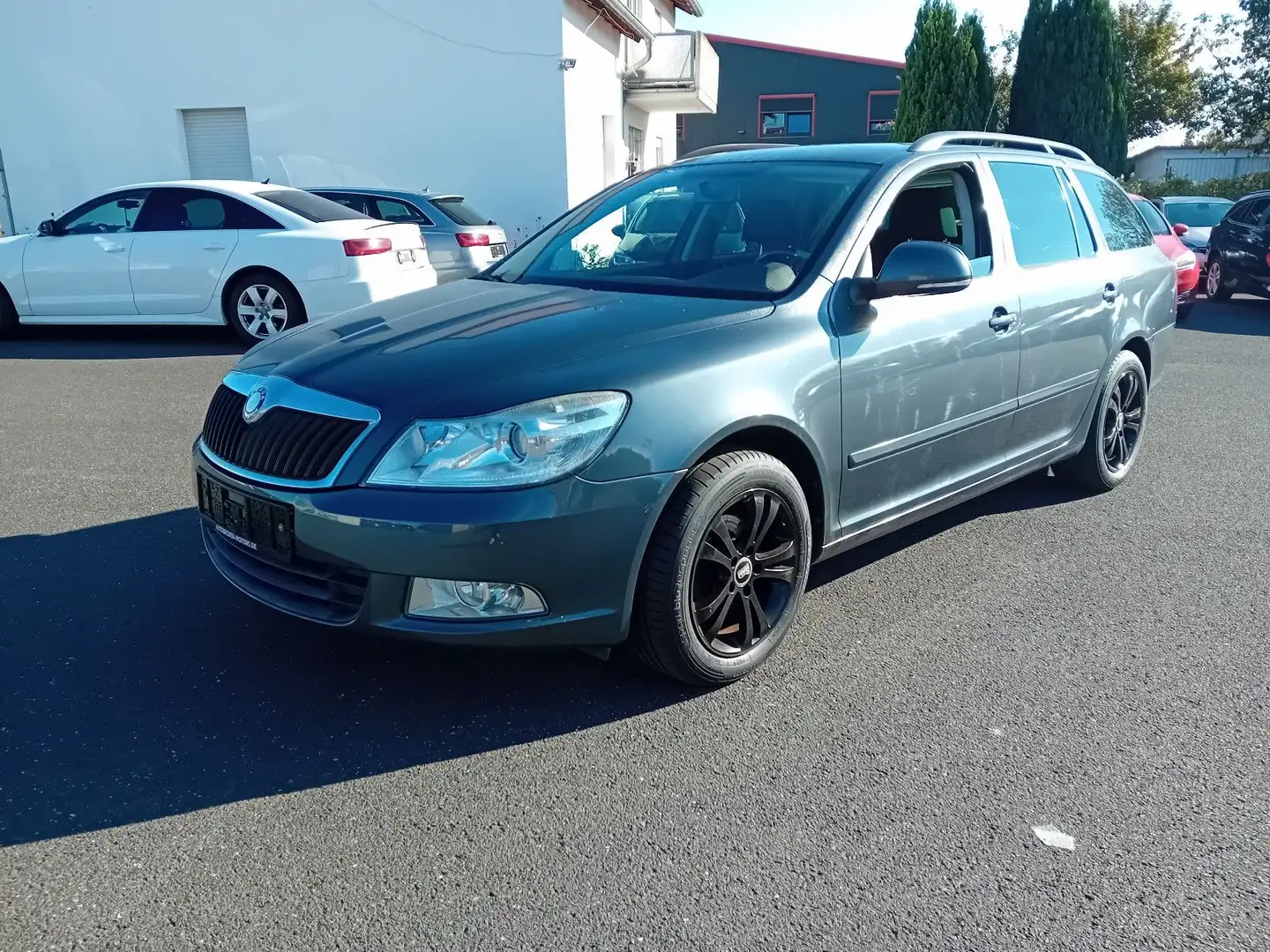Skoda Octavia Combi Impuls Edition ab 69€ mtl. Grau - 1