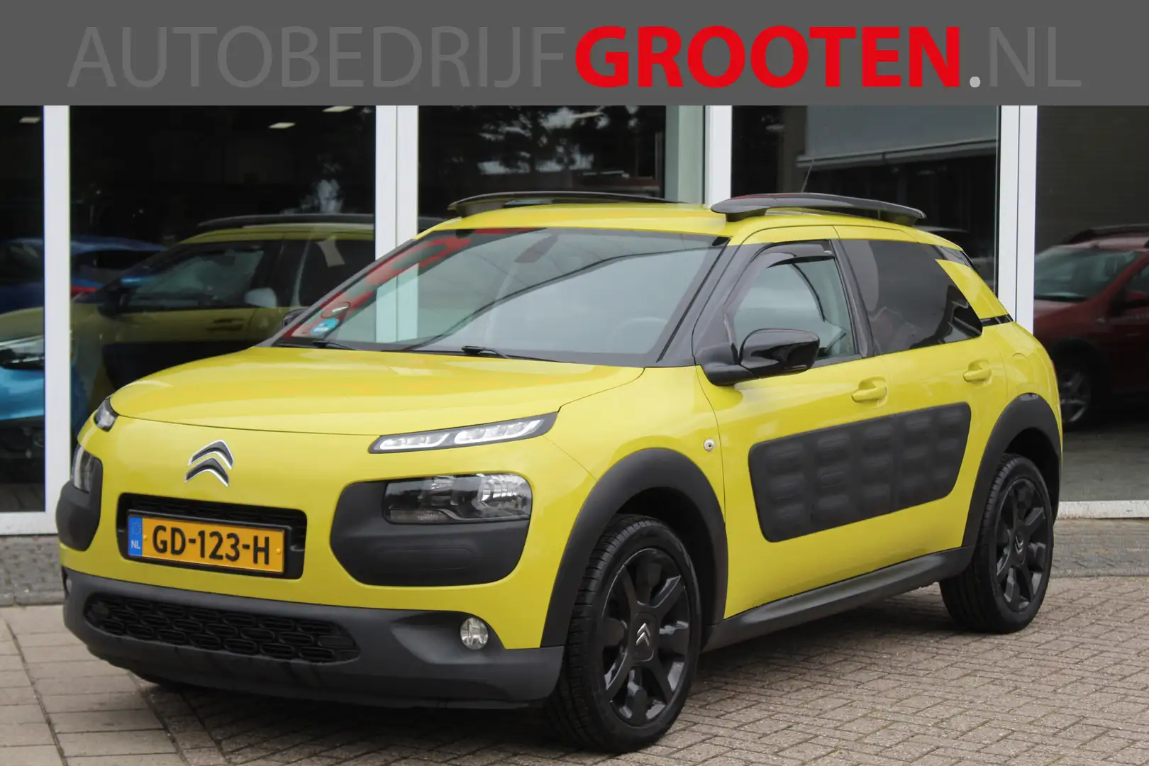 Citroen C4 Cactus 1.2 VTi Shine Jaune - 1