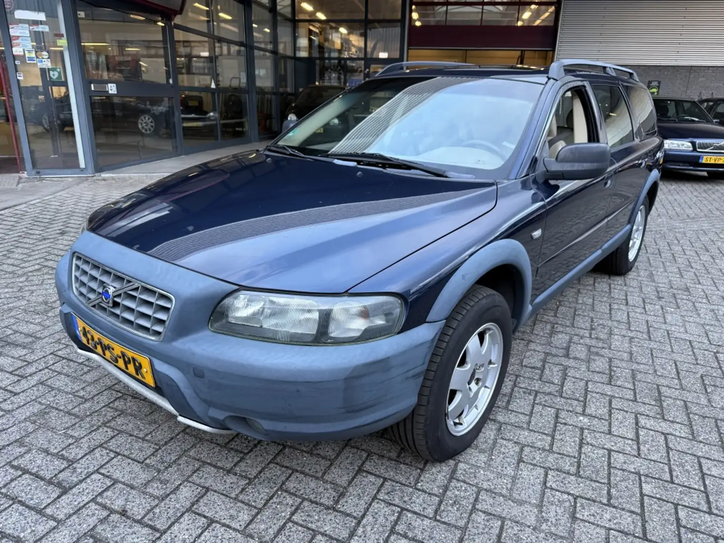 Volvo XC70 2.5 T Comfort Line Blu/Azzurro - 1