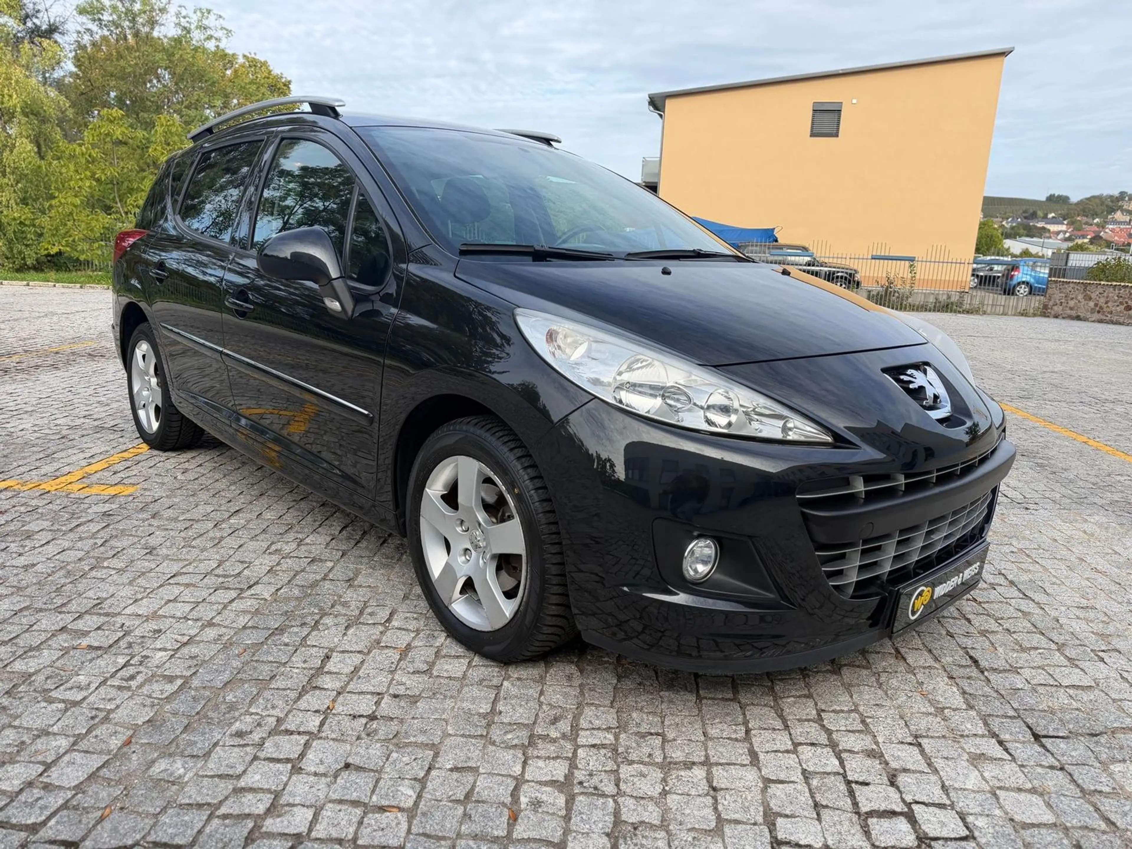 Peugeot 207 1.6 Premium 1.HAND/AUTOMATIK/PANO/PDC/KLIMA — photo 2