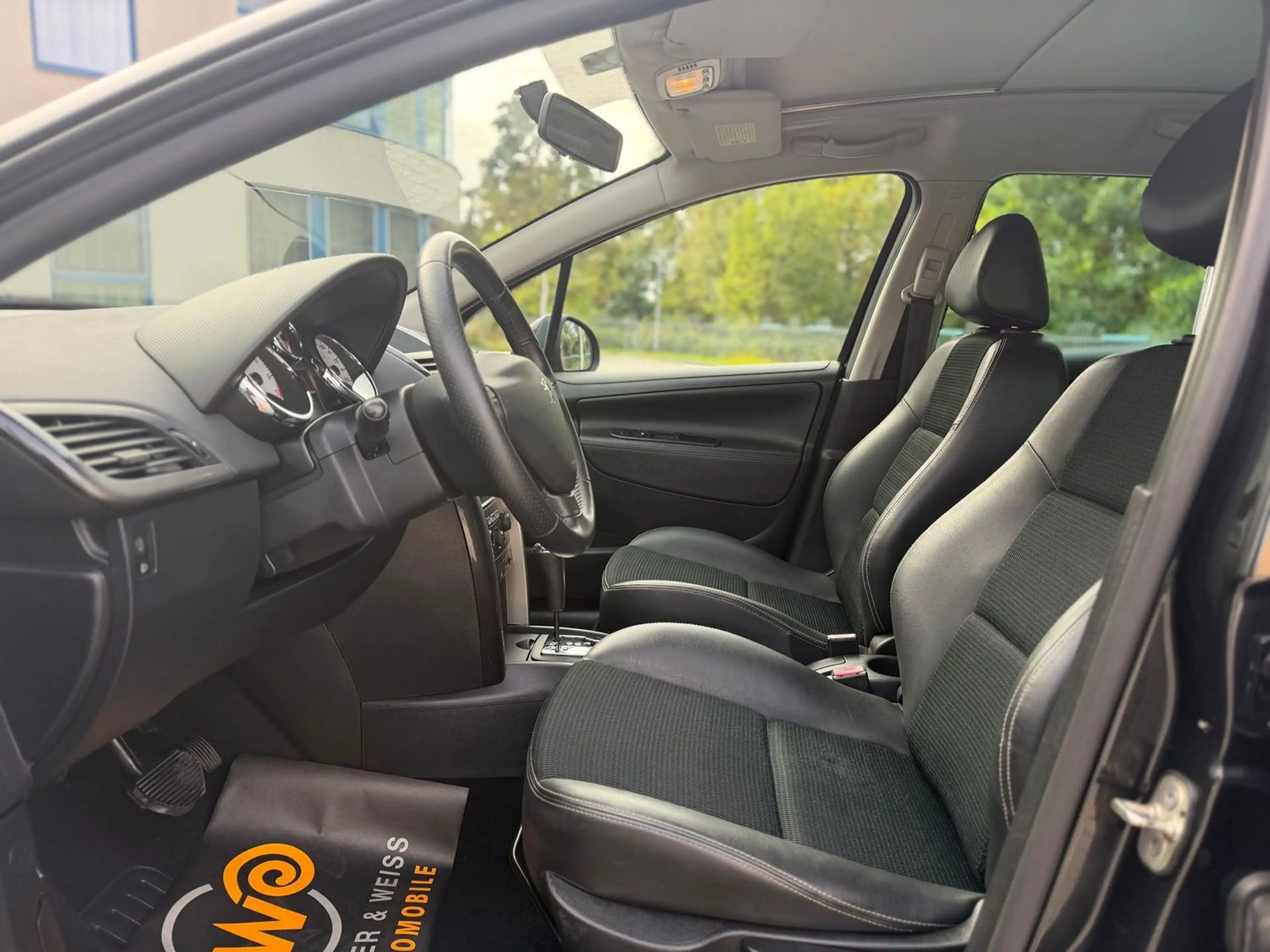 Peugeot 207 1.6 Premium 1.HAND/AUTOMATIK/PANO/PDC/KLIMA — photo 7