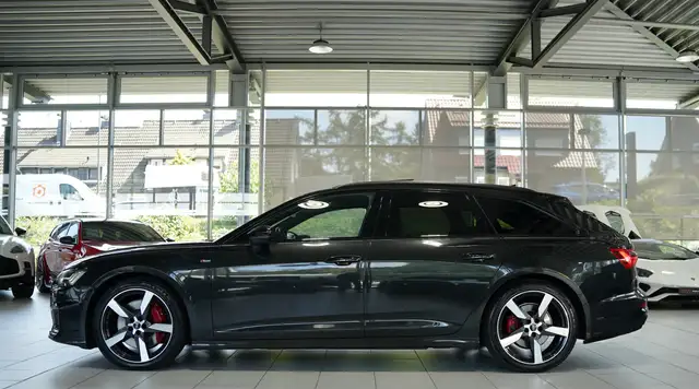 Audi A6 Avant view 9