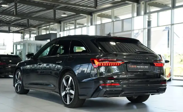 Audi A6 Avant view 8