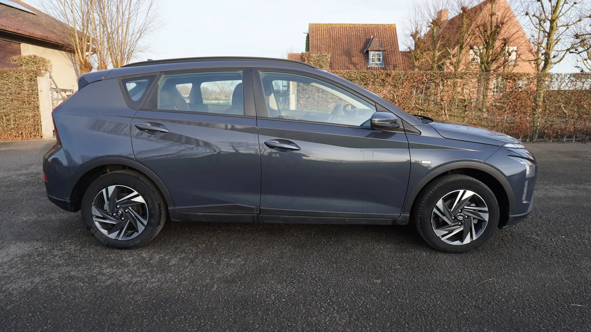 Hyundai BAYON Techno Mild Hybrid Gris - 2