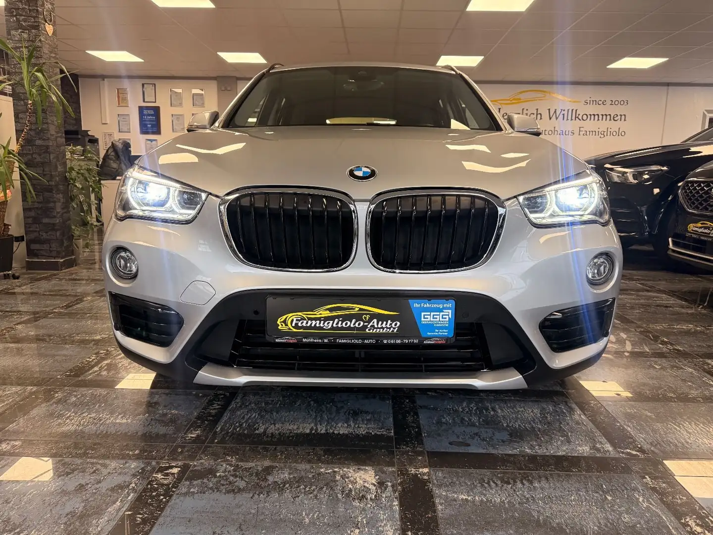 BMW X1 sDrive 18 i Sport Line/Ambiente/LED/Navi/Klim Argent - 2