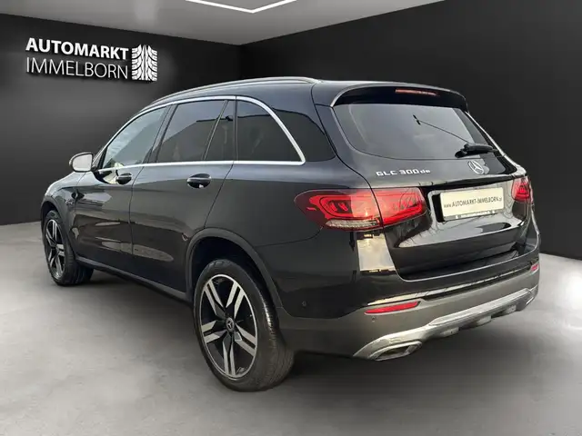 Mercedes-Benz GLC view 4