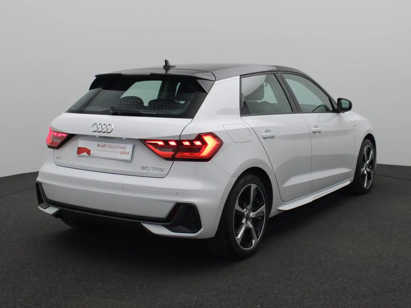 Audi A1 Sportback S-Line 30 TFSI 110 PK S-tronic / Apple C Wit - 2
