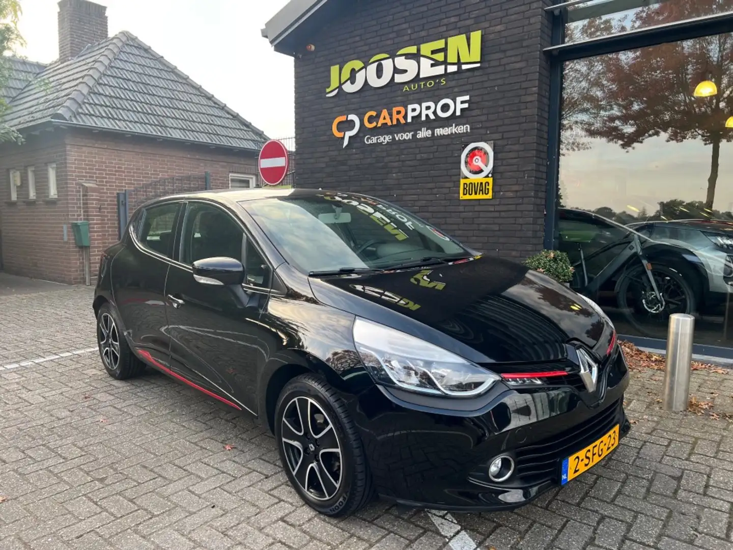 Renault Clio 0.9 TCE DYNAMIQUE Schwarz - 1