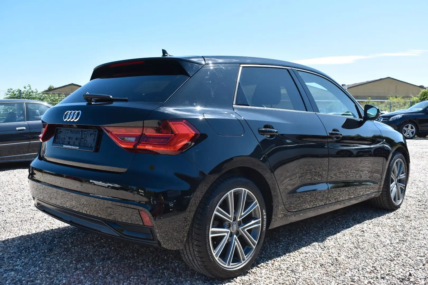 Audi A1 Sportback 30 TFSI advanced Keyless Kamera App Schwarz - 2