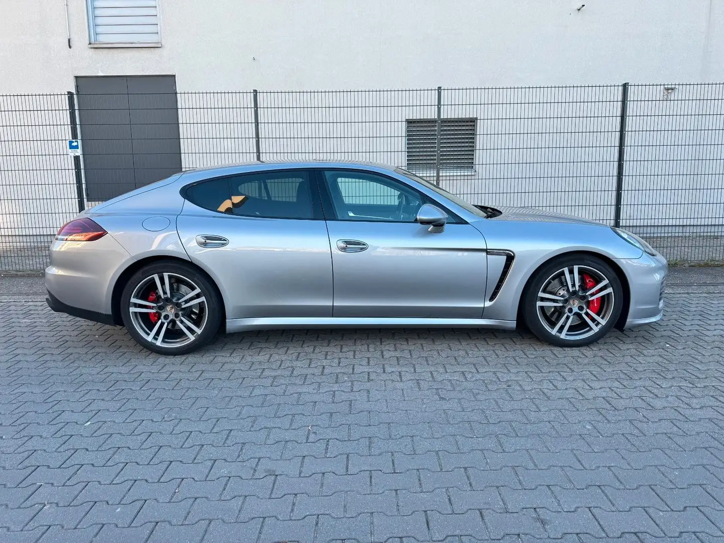 Porsche Panamera GTS BURMEST/360°/SOFTCL/ACC/APPRVD12-27 Silber - 2