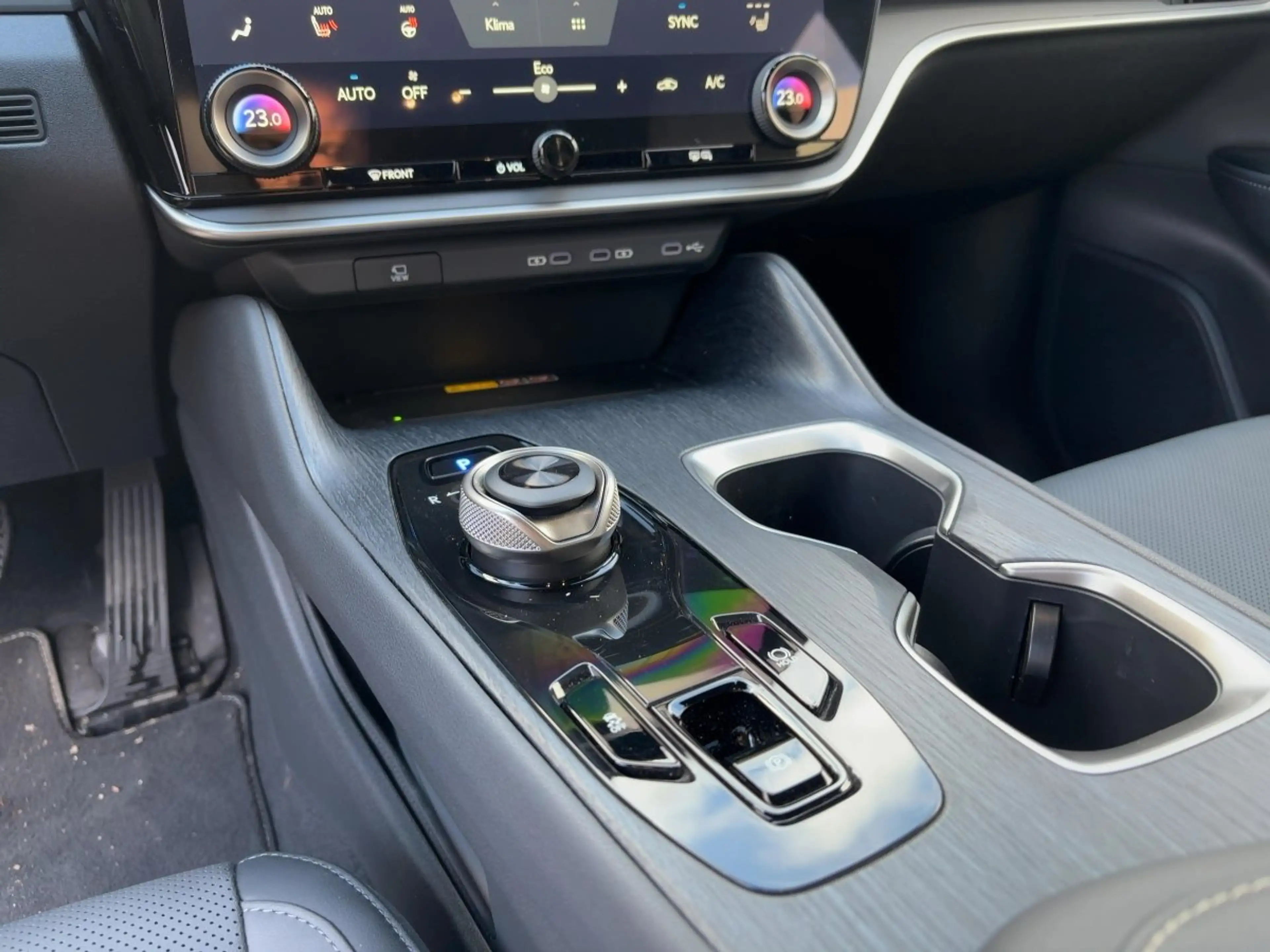 Lexus RZ 350 e Executive 2xKlima 360 ACC AUT — photo 13